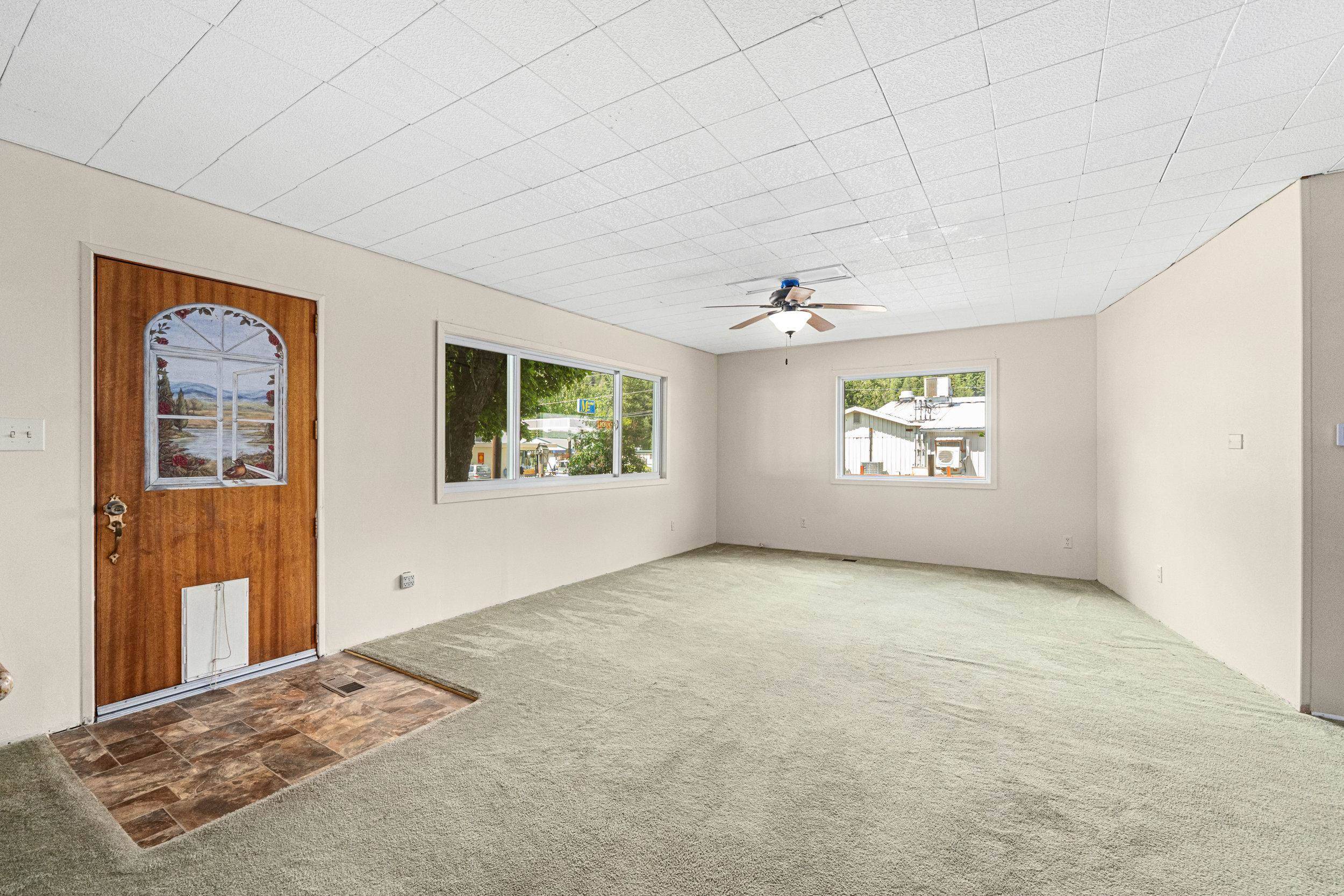 103 Selkirk St, Metaline, WA 99152