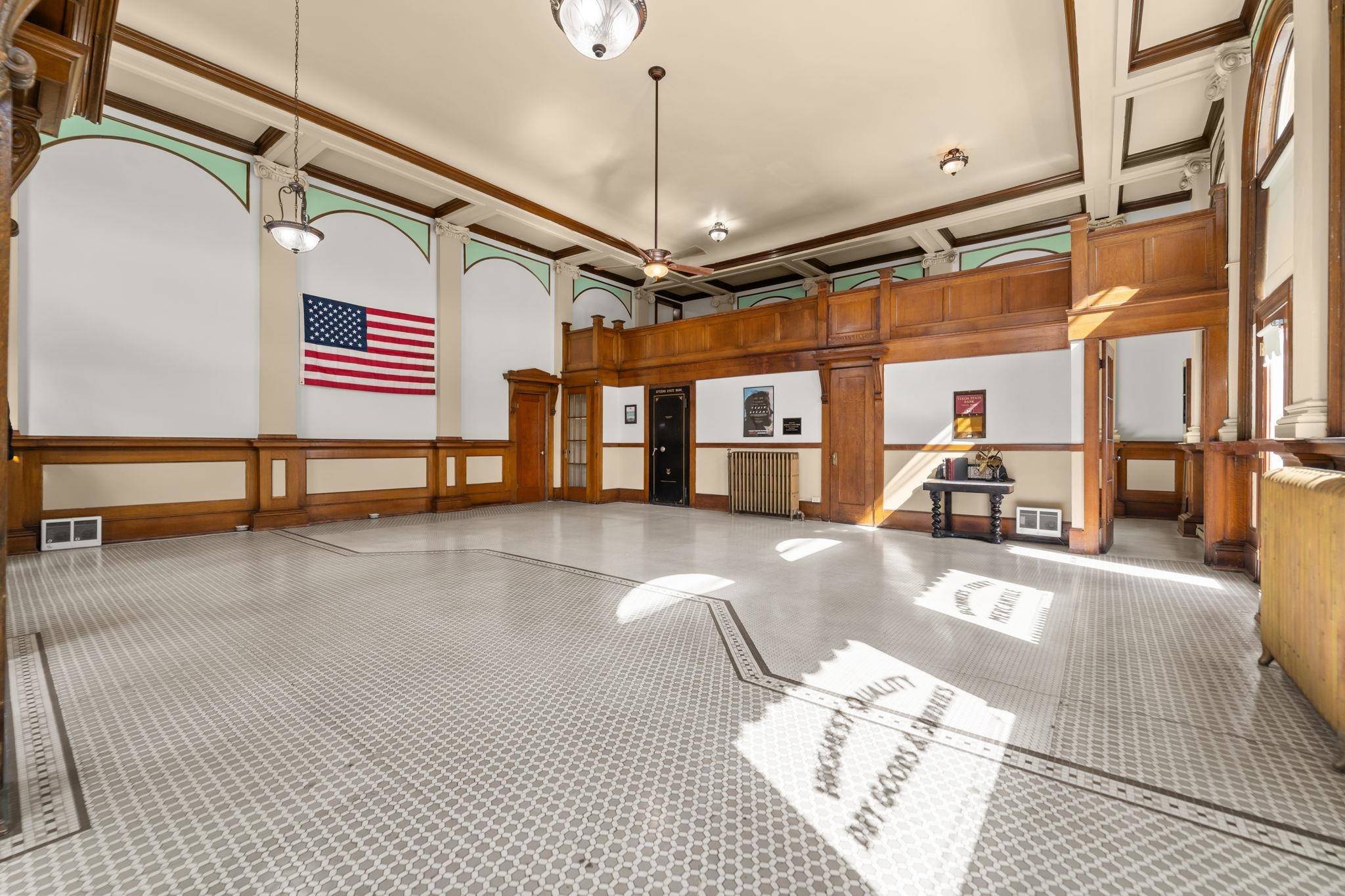 102 N Crosby St, Tekoa, WA 99033