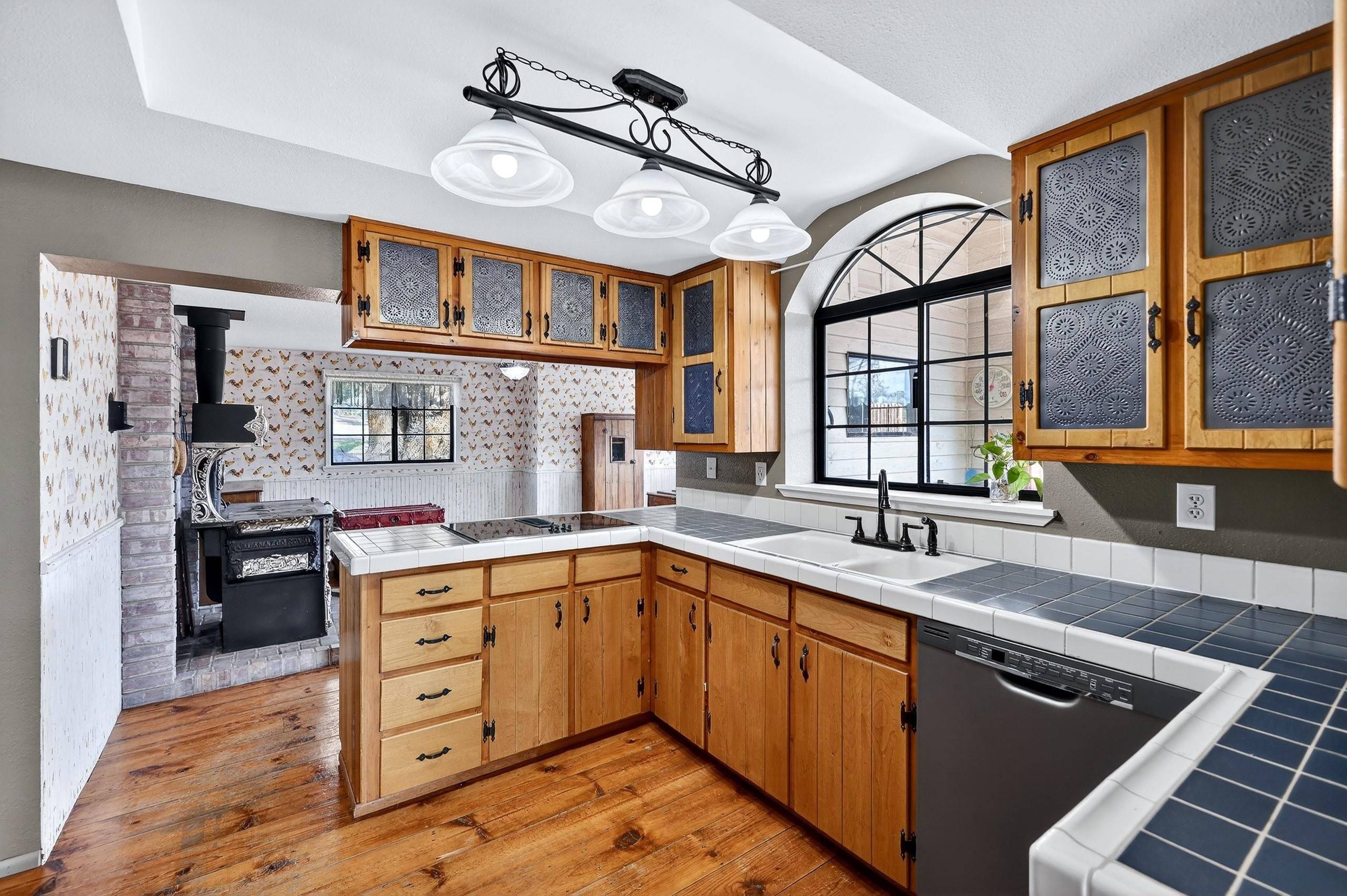 131 Country Ln, Newport, WA 99156