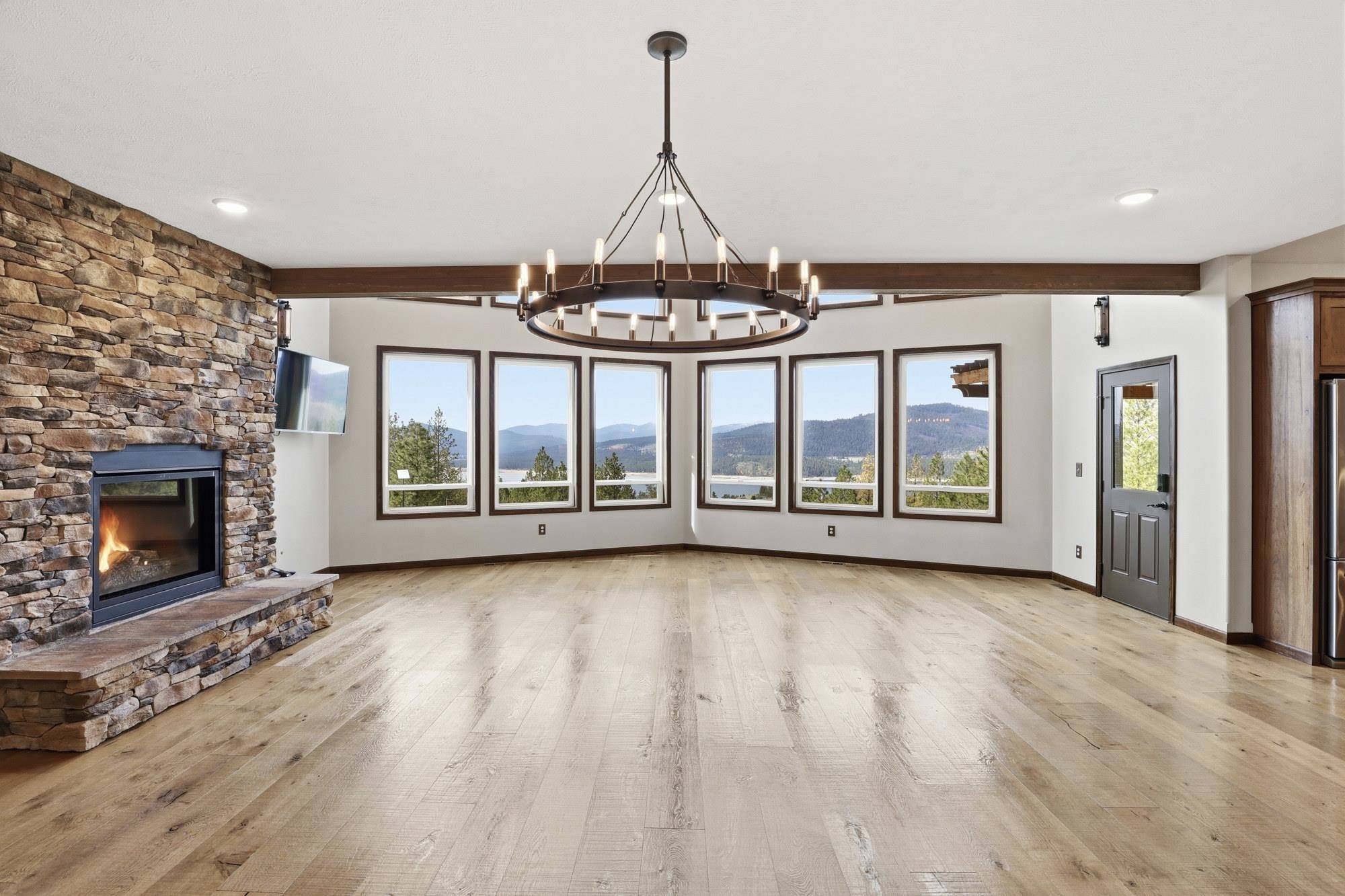5182 Hunters Ridge WAY, Hunters, WA 99137