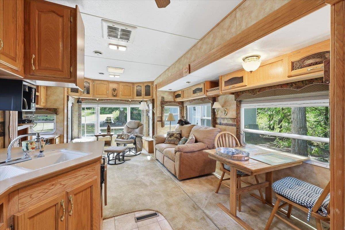 412 Cedar Dr, Newport, WA 99156