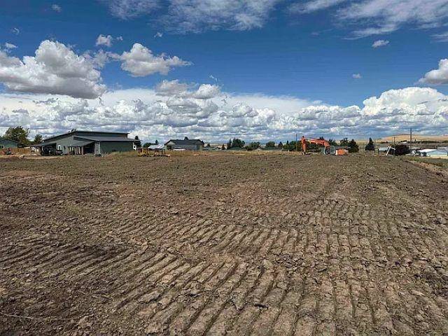 635 E Summit Ave, Reardan, WA 99029