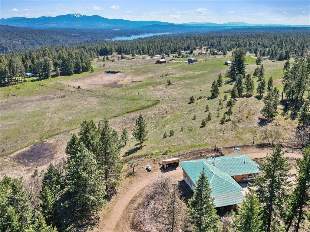 1876 Horseshoe Lake Rd, Deer Park, WA 99006