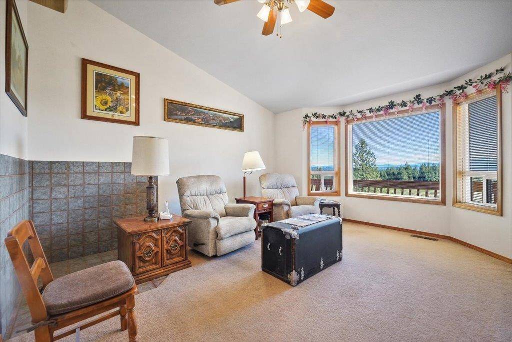 1876 Horseshoe Lake Rd, Deer Park, WA 99006