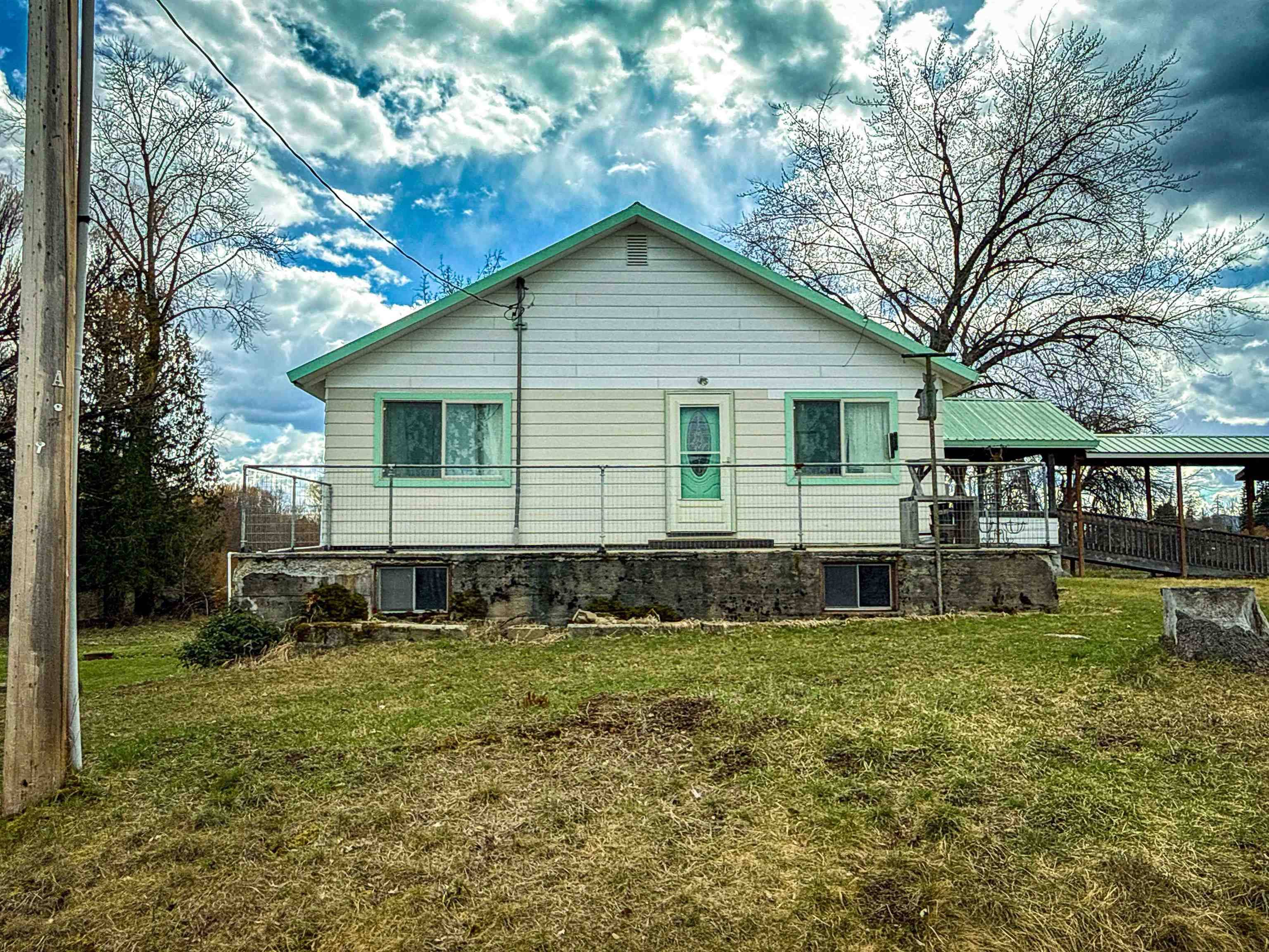 901 Skookum Creek Rd, Usk, WA 99180