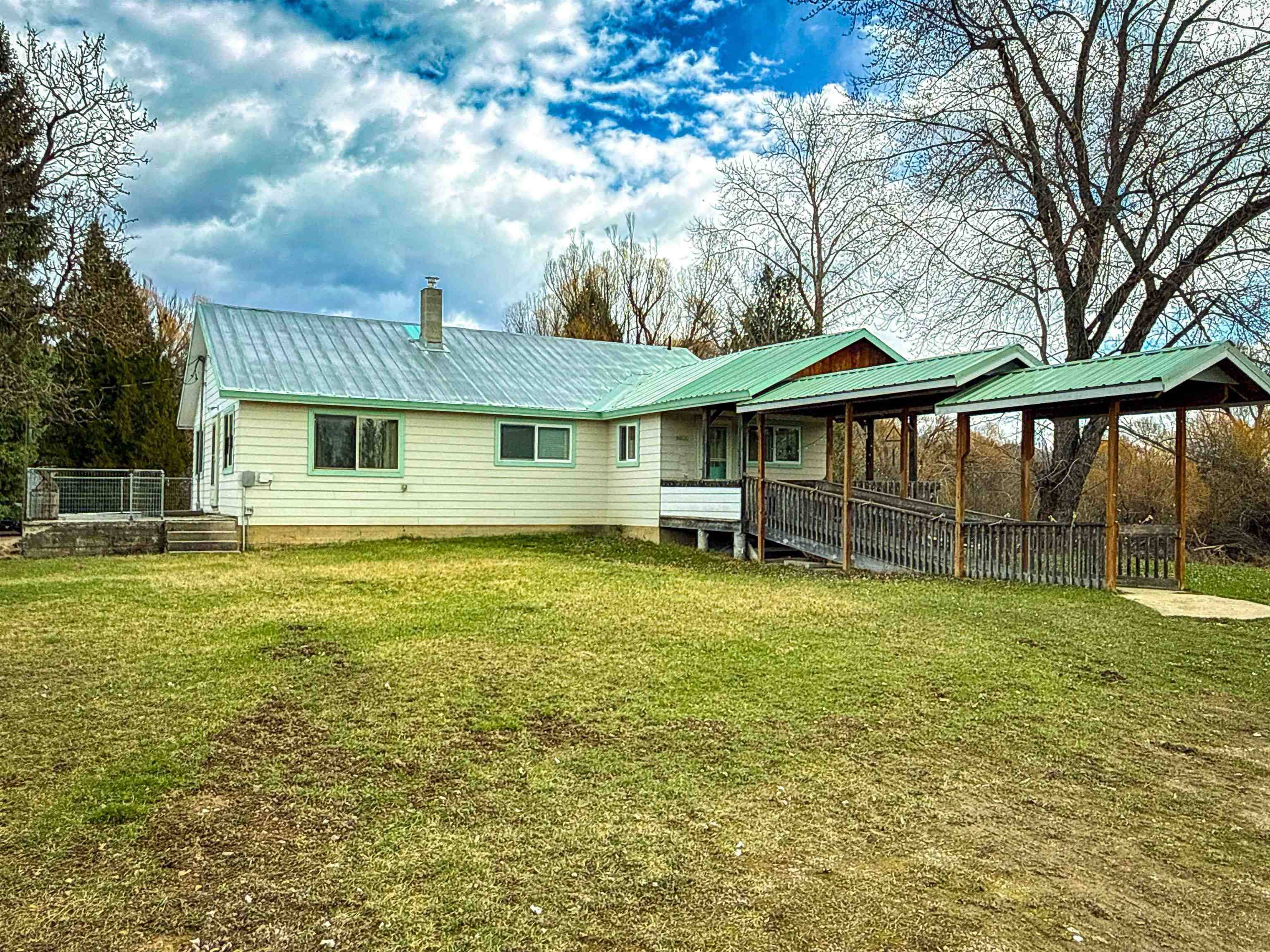 901 Skookum Creek Rd, Usk, WA 99180