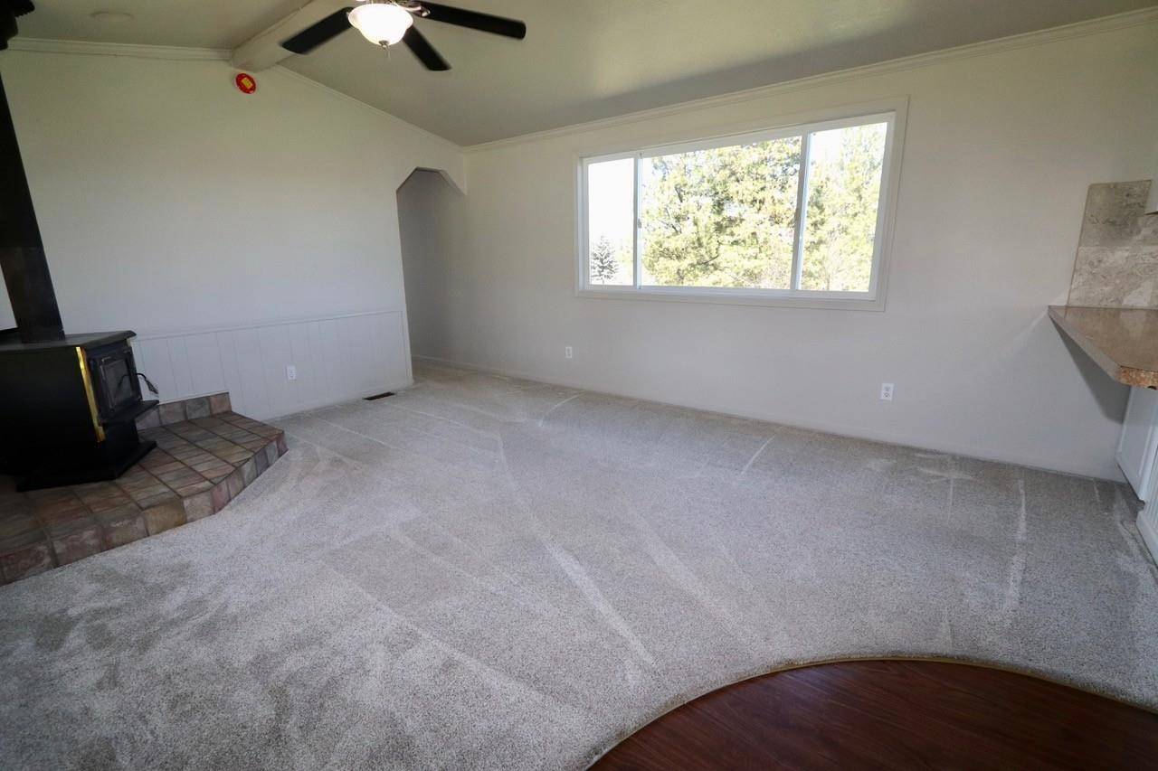 12315 E Connor Rd, Valleyford, WA 99036