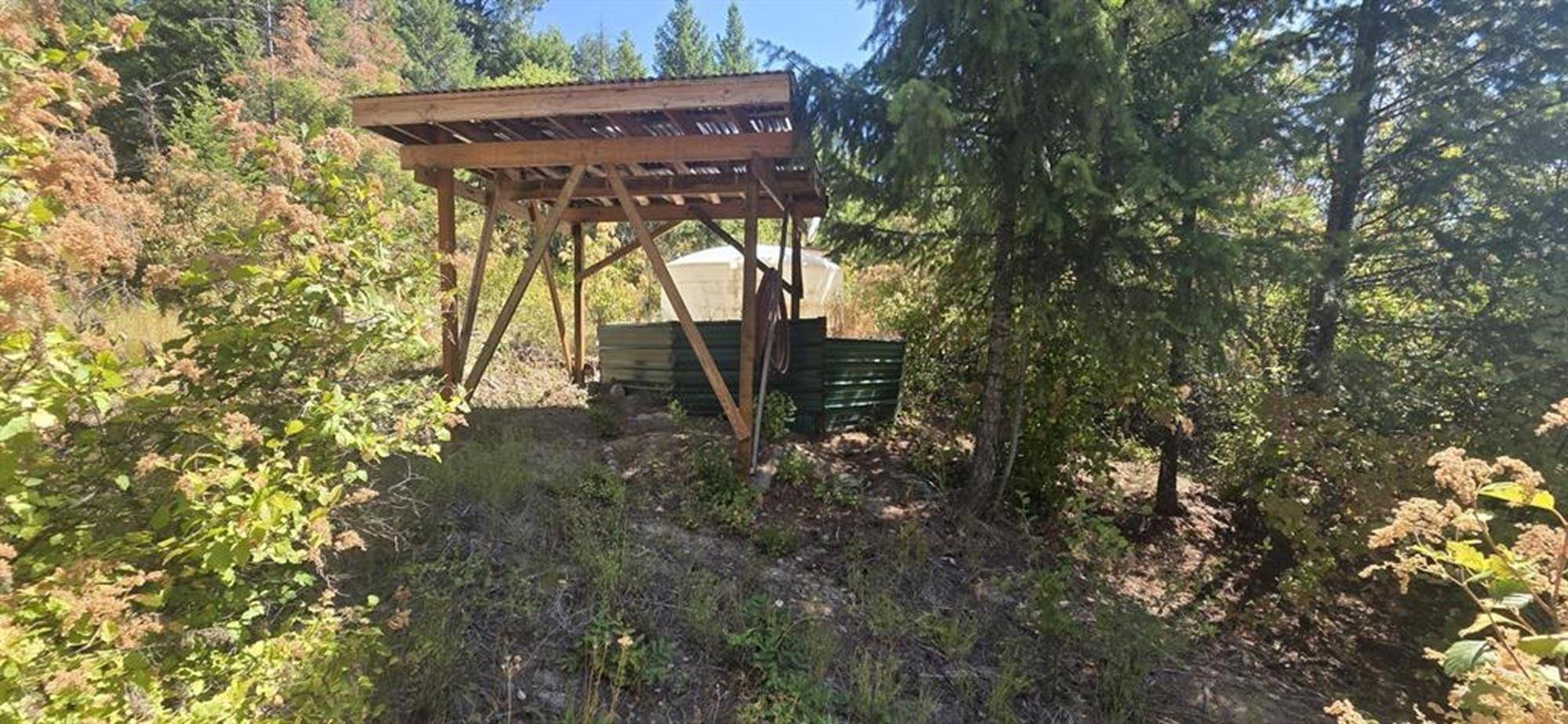 1080 G Middle Basin Rd, Colville, WA 99114