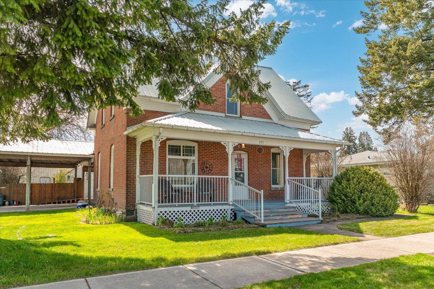 255 E Broadway Ave, Reardan, WA 99209