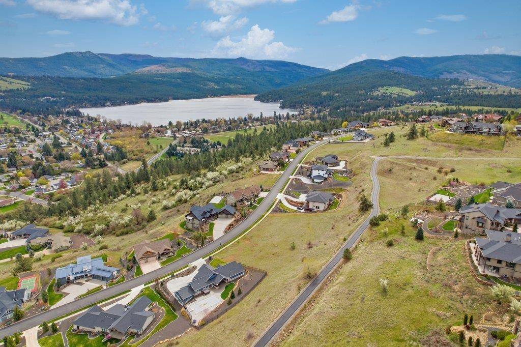 150 N Holiday Hills Dr, Liberty Lake, WA 99019