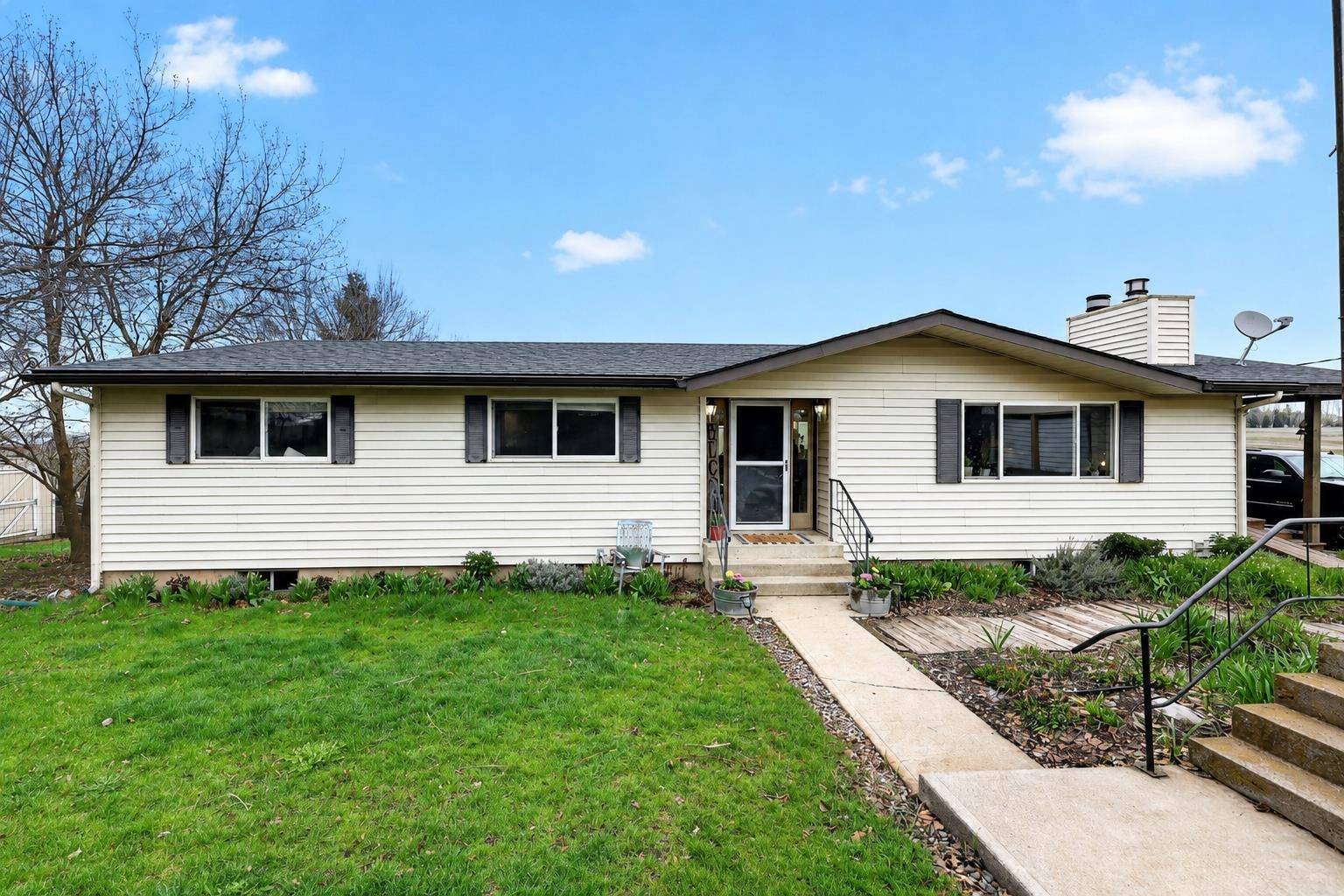 27164 N Gunning Rd, Davenport, WA 99122