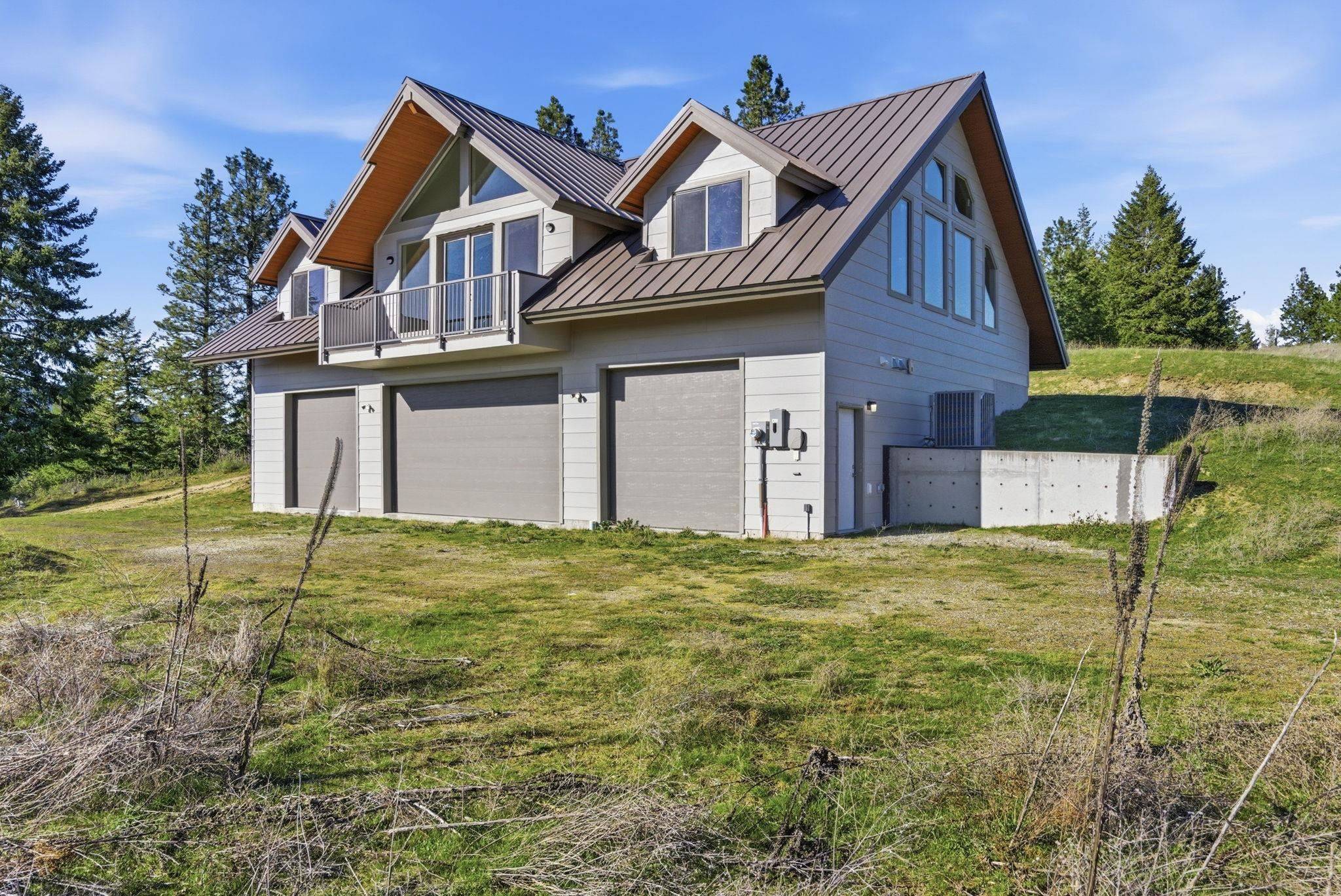 777 Chain Lakes Dr, Elk, WA 99009