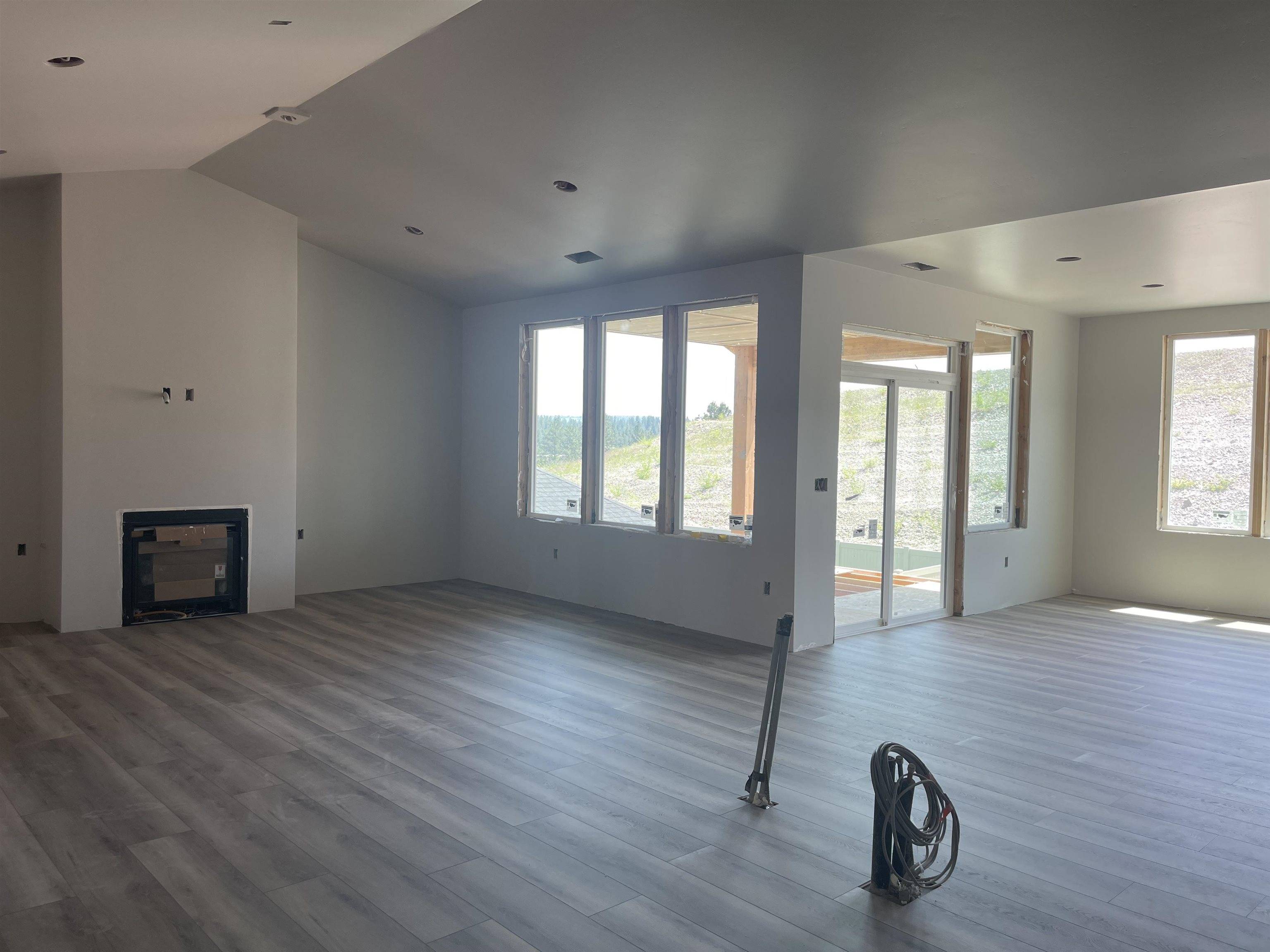 74 E Center Ln, Spokane, WA 99208