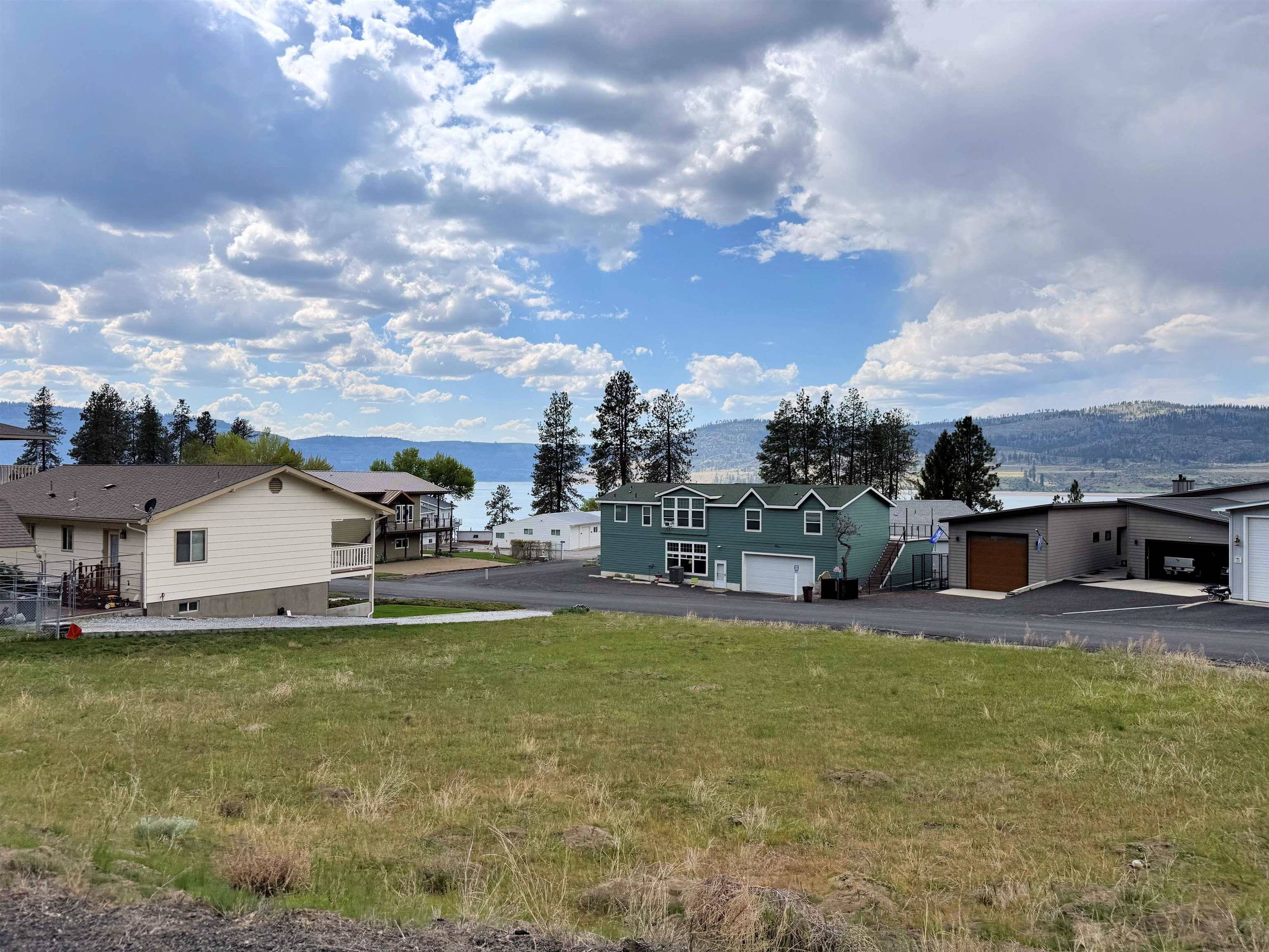 3317 Roosevelt Dr, Seven Bays, WA 99122