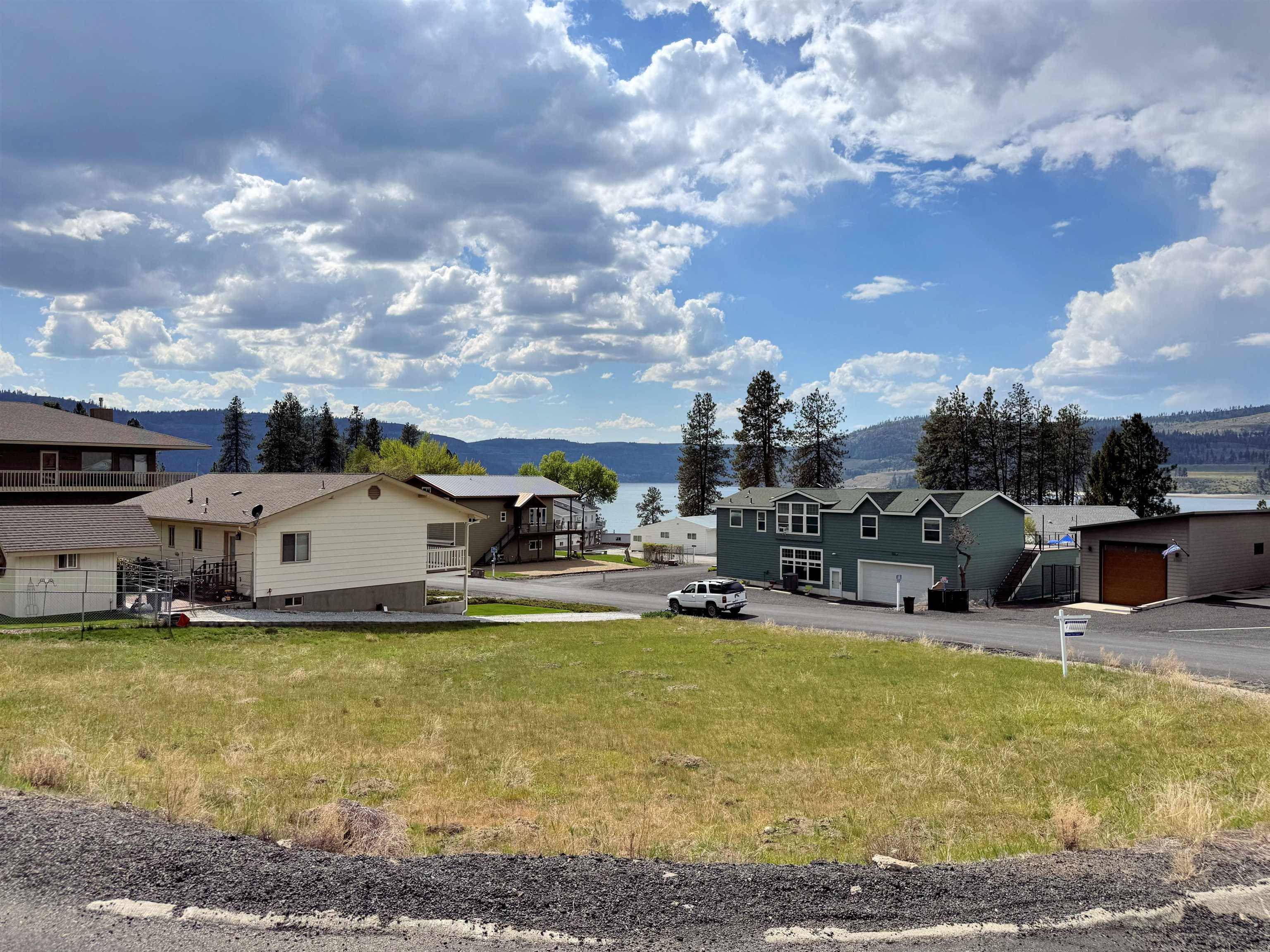3317 Roosevelt Dr, Seven Bays, WA 99122