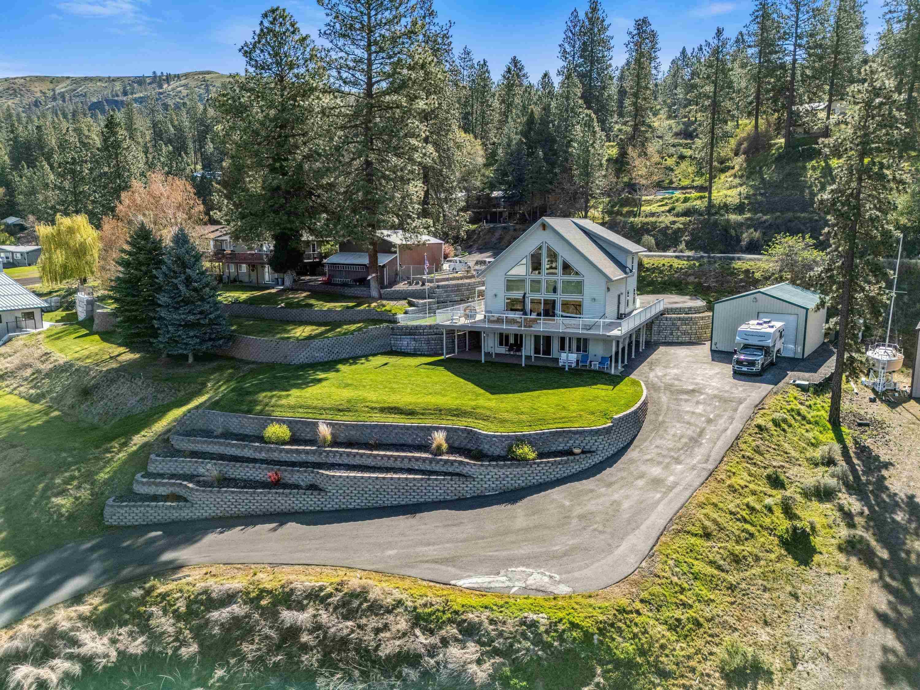 304 Airport Way, Seven Bays, WA 99122