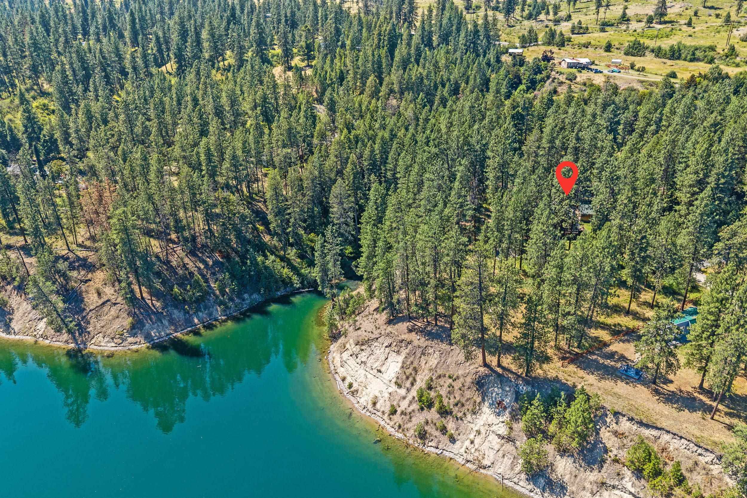 61 Columbia Dr, Kettle Falls, WA 99141