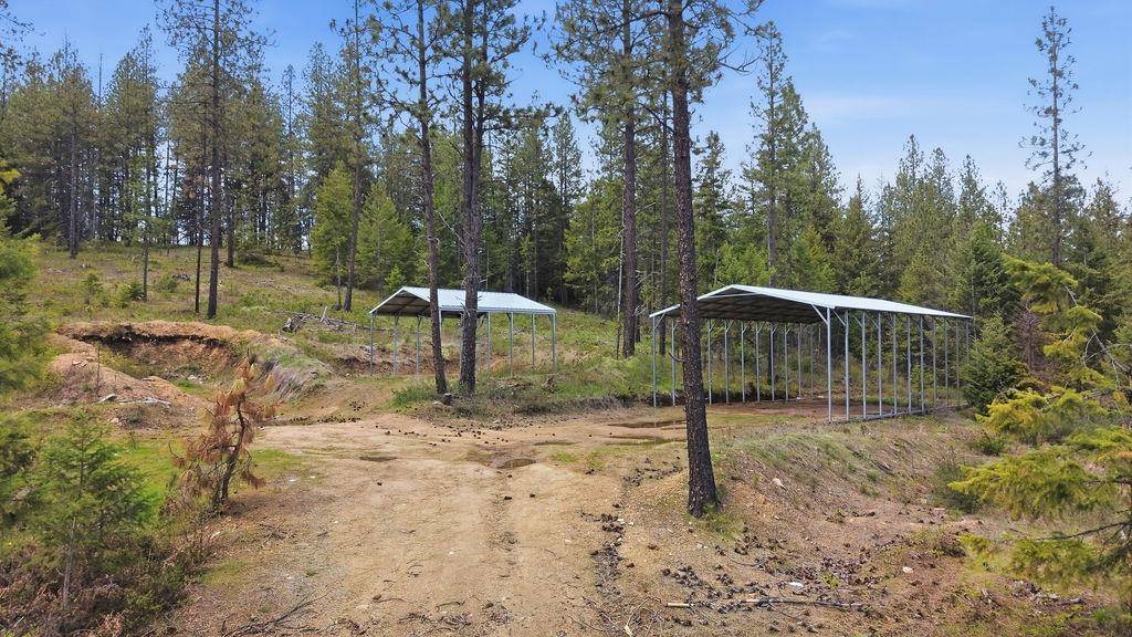 8300 E Lodge Pole Ln, Chattaroy, WA 99003