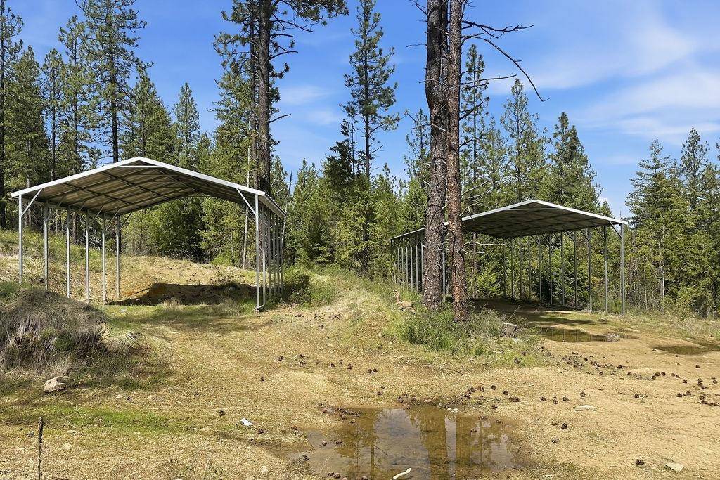 8300 E Lodge Pole Ln, Chattaroy, WA 99003