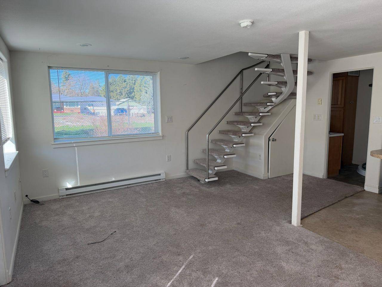 206 W Pearl St, Oakesdale, WA 99158