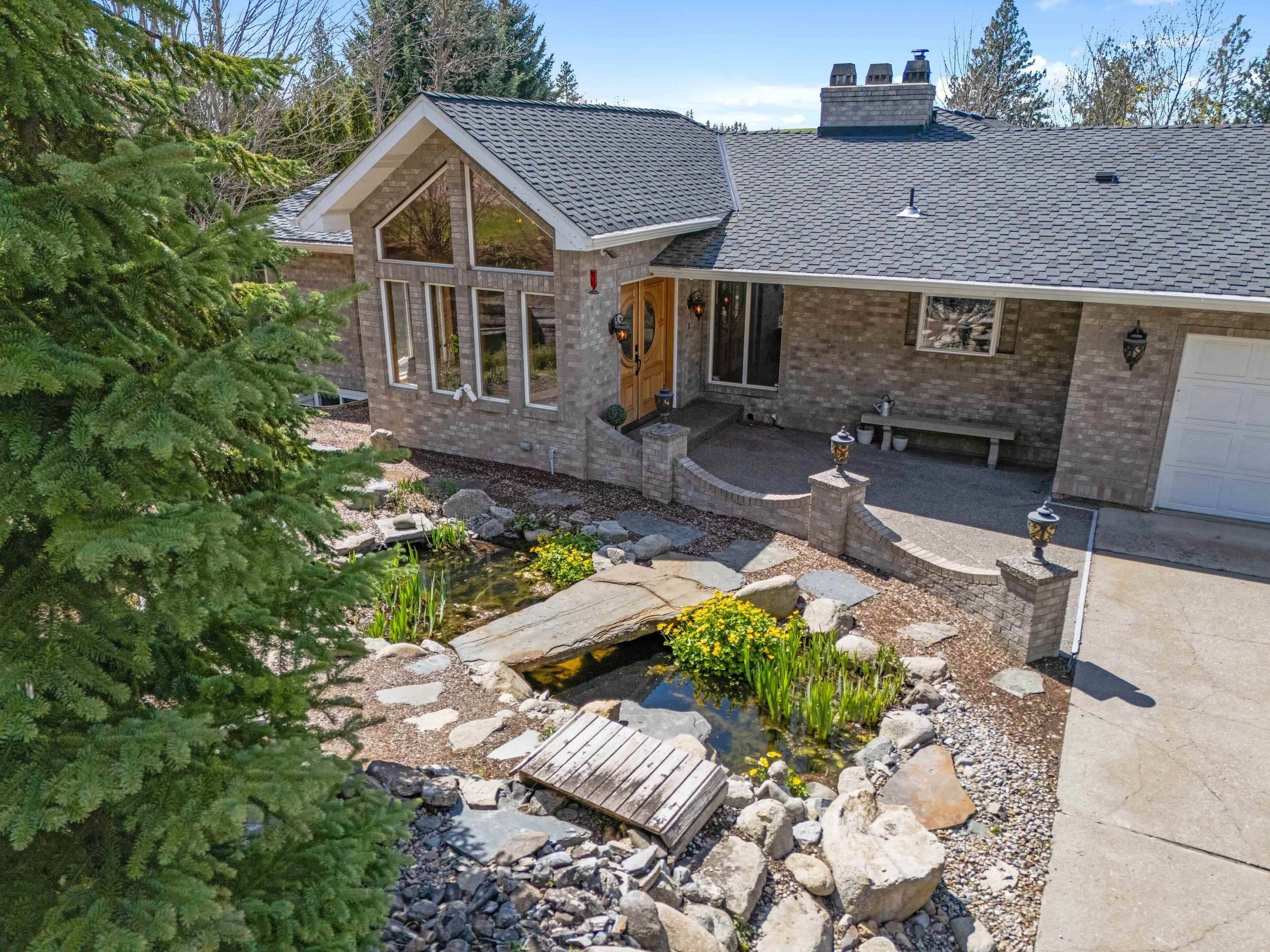 105 N Sprague St, Rockford, WA 99030