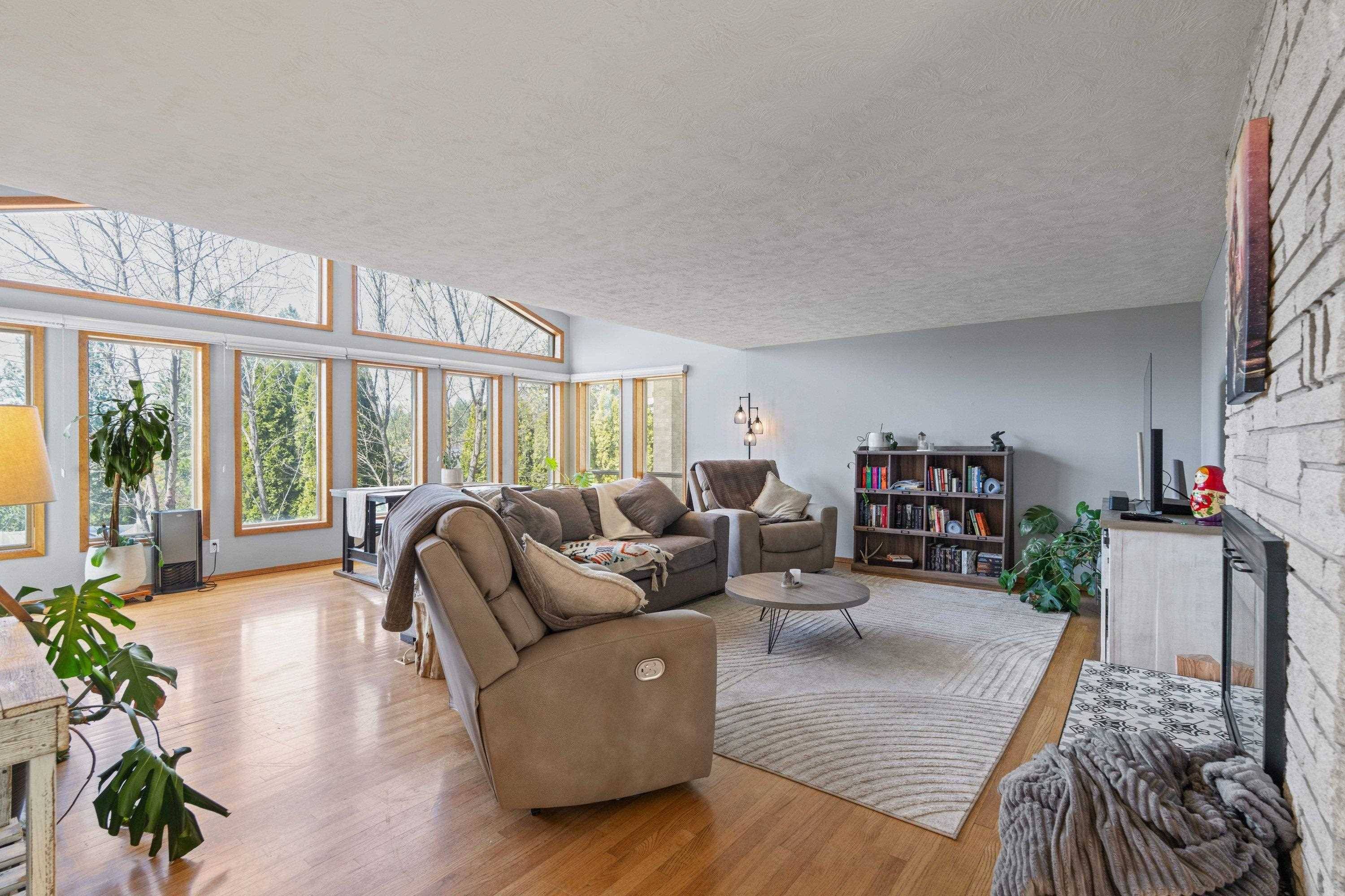 105 N Sprague St, Rockford, WA 99030