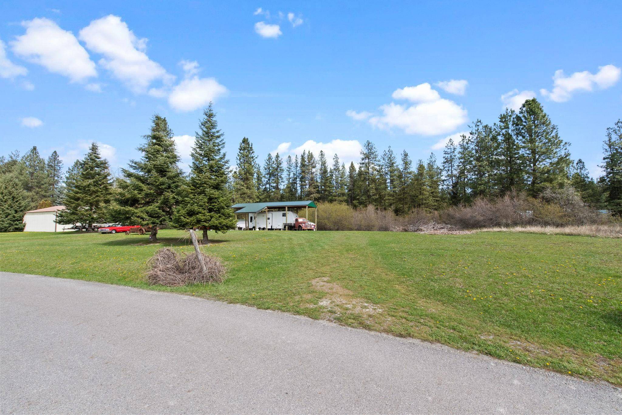 972 Lenora Dr, Usk, WA 99180