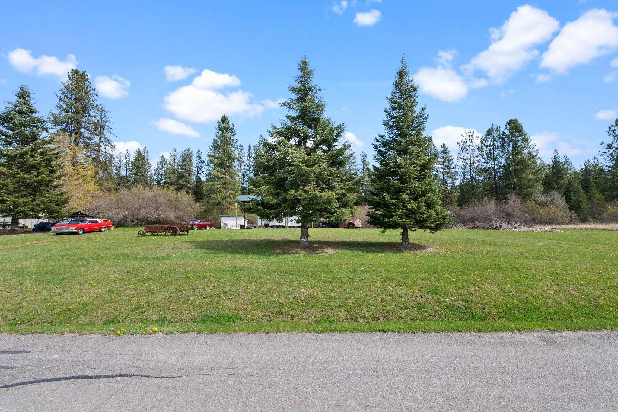 972 Lenora Dr, Usk, WA 99180