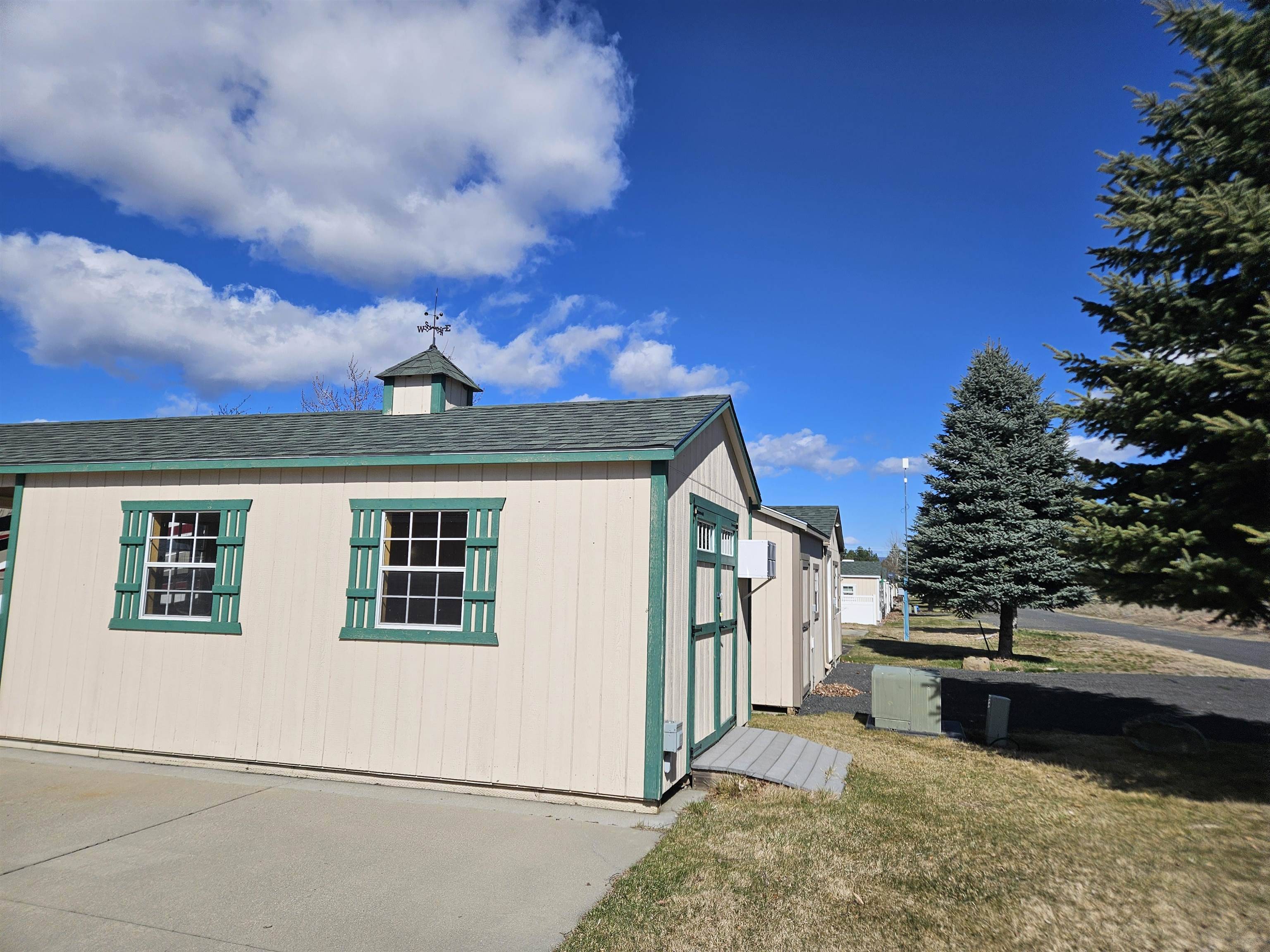 1205 N Country Club Dr, #104 Dr, Deer Park, WA 99006