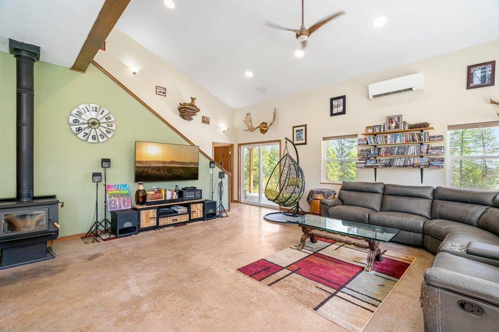 3621C Lane Mountain WAY, Valley, WA 99181
