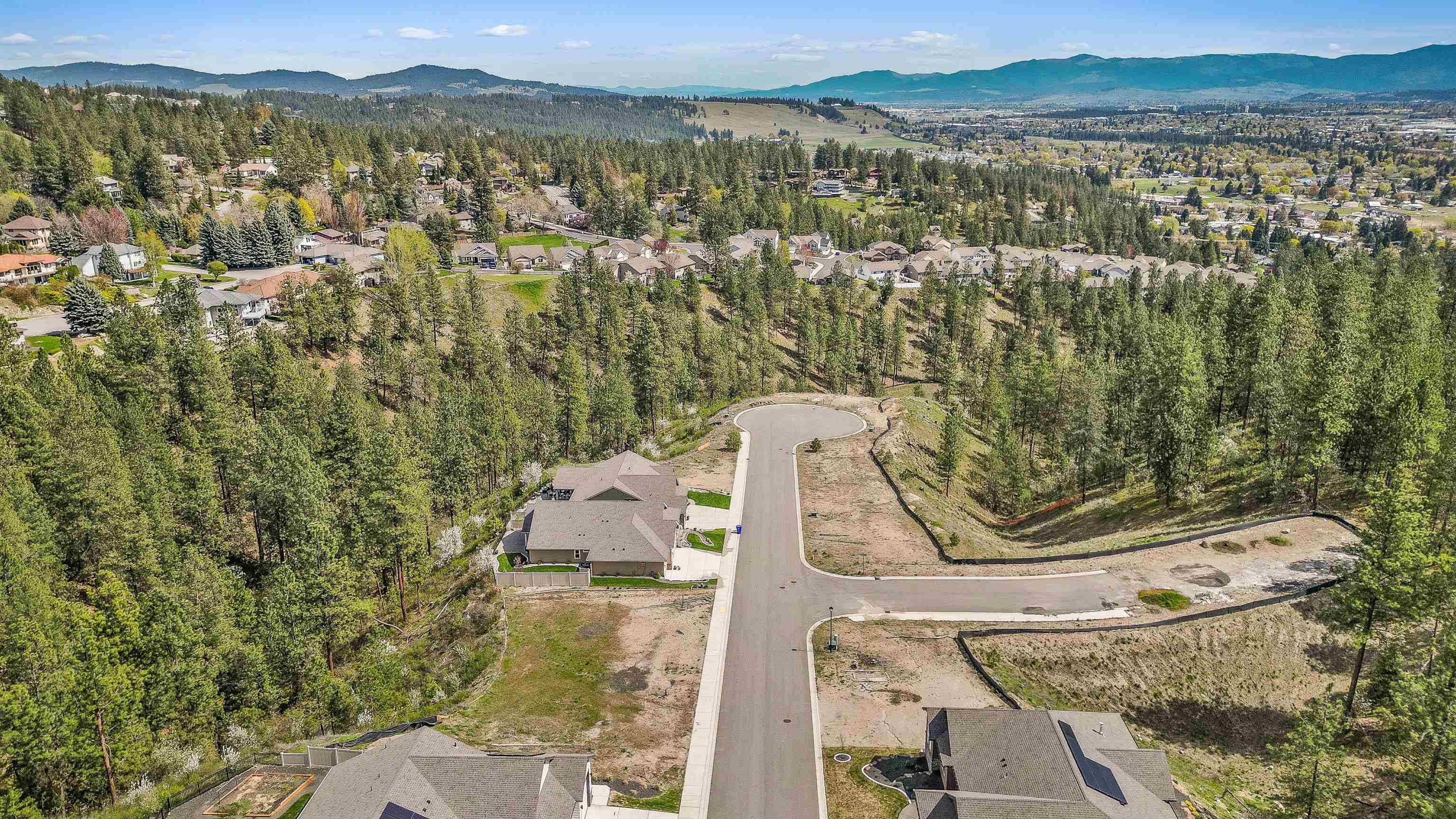 5102 N Scenic Ln, Spokane, WA 99212
