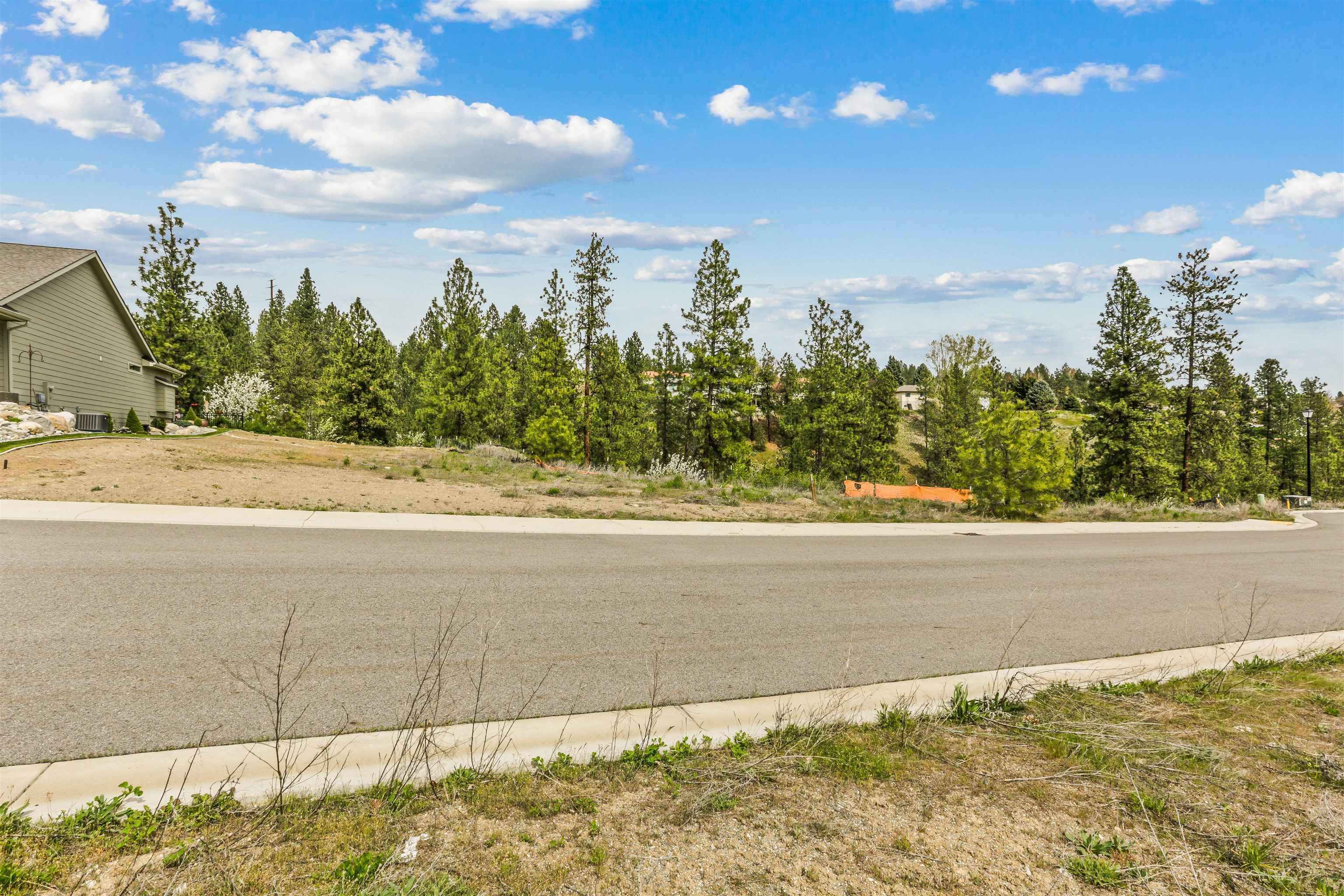 5104 N Scenic Ln, Spokane, WA 99212