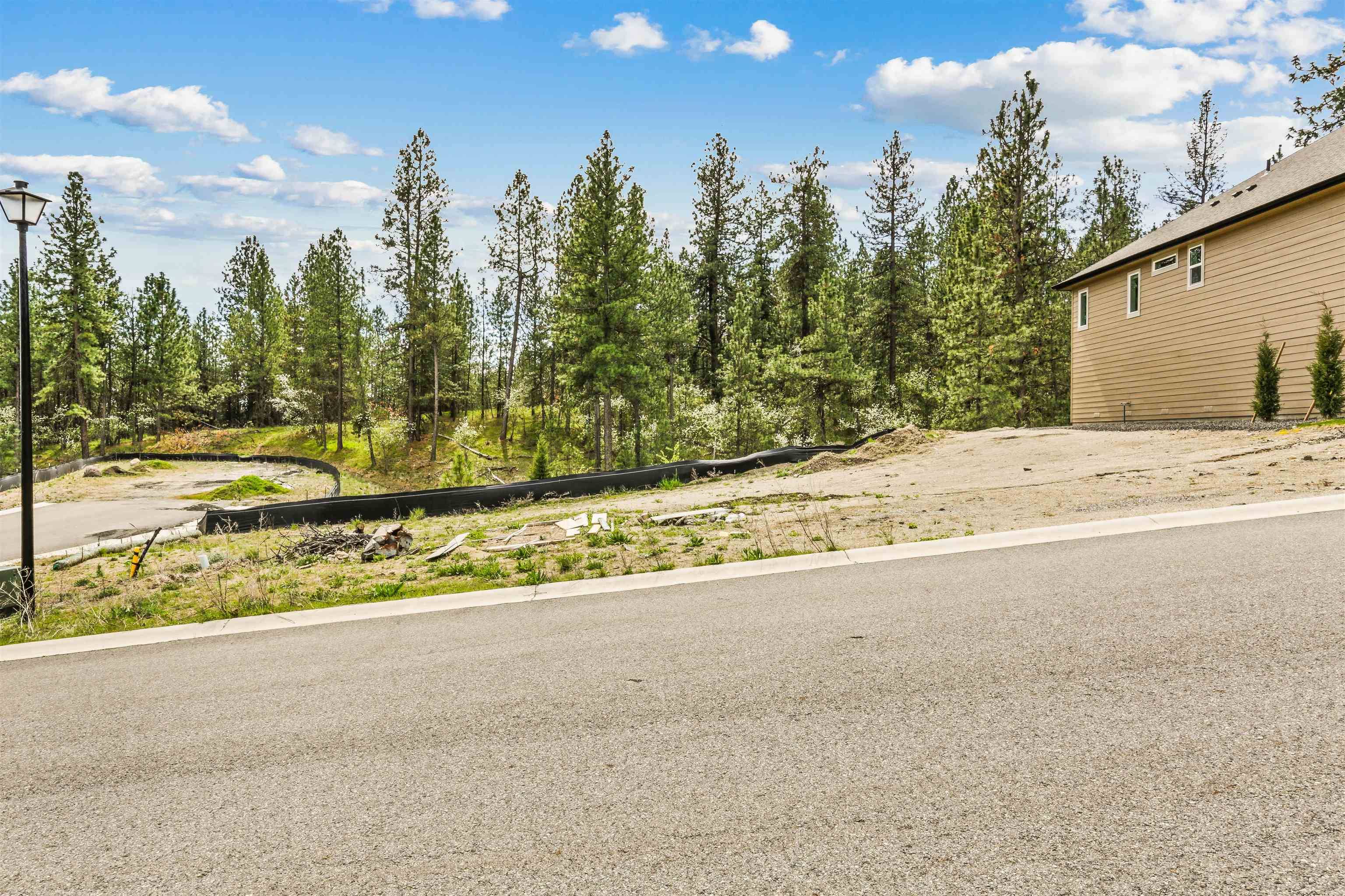 5111 N Scenic Ln, Spokane, WA 99212