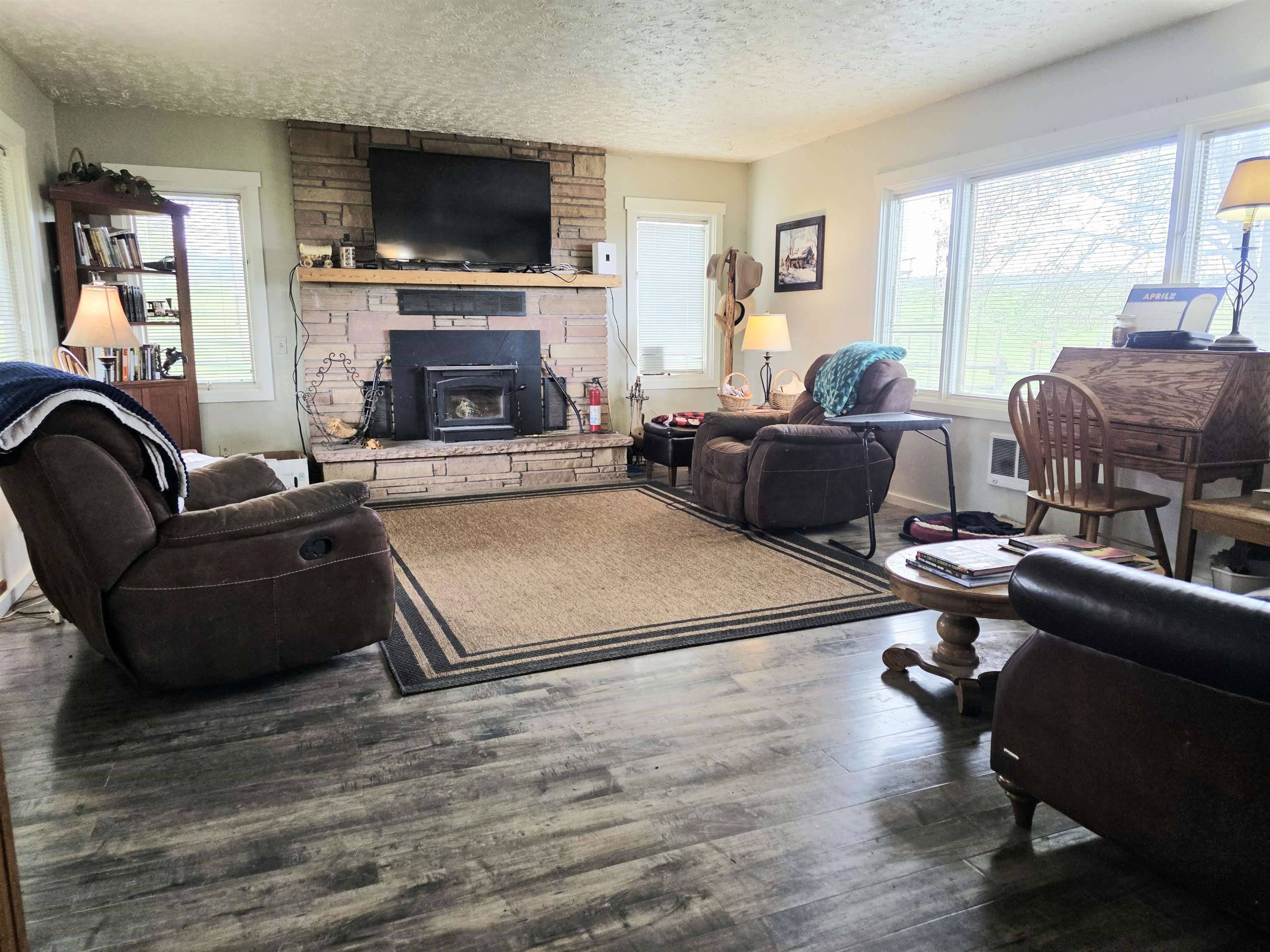28628 N Dunn Rd, Chattaroy, WA 99003