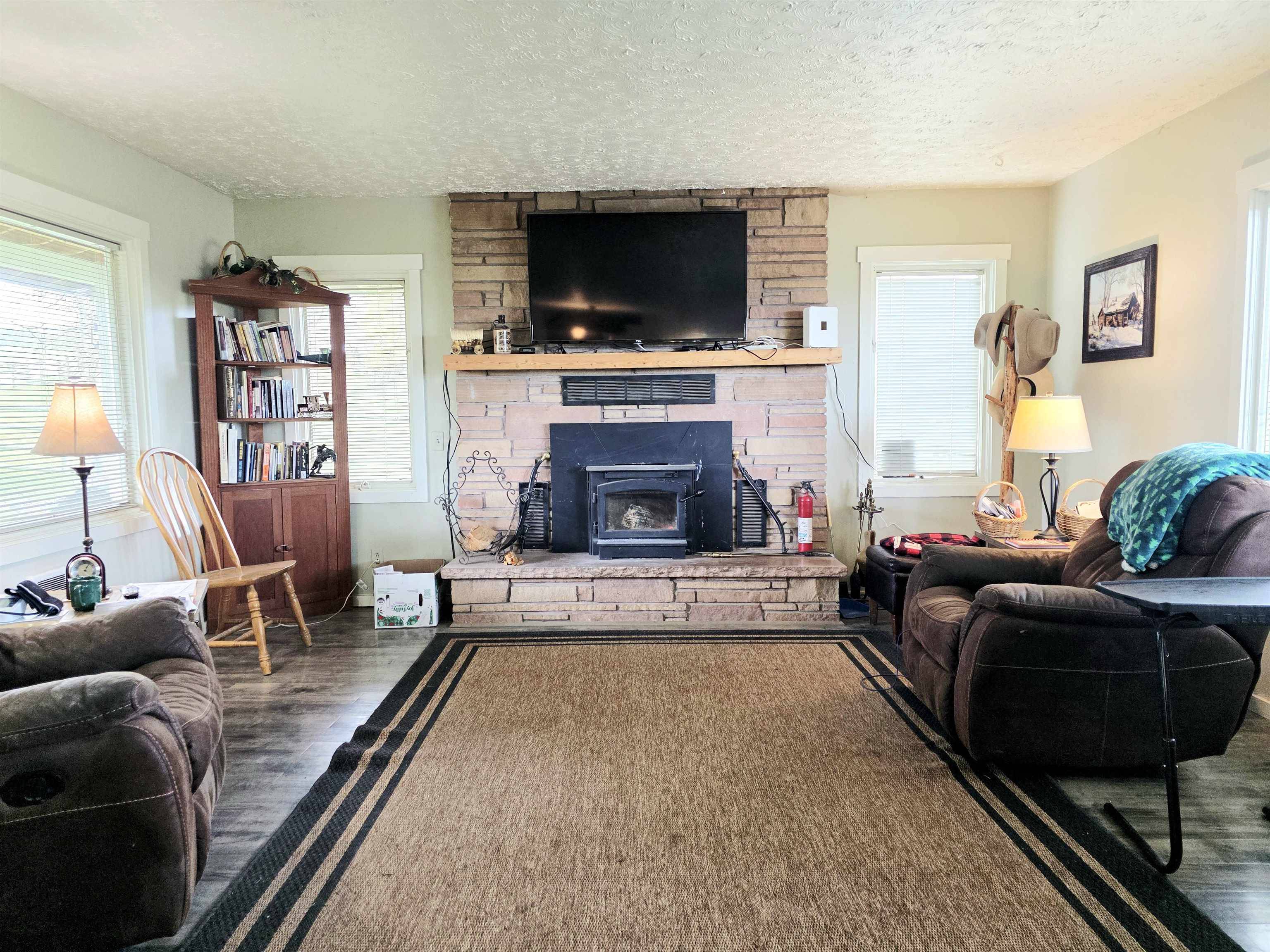28628 N Dunn Rd, Chattaroy, WA 99003