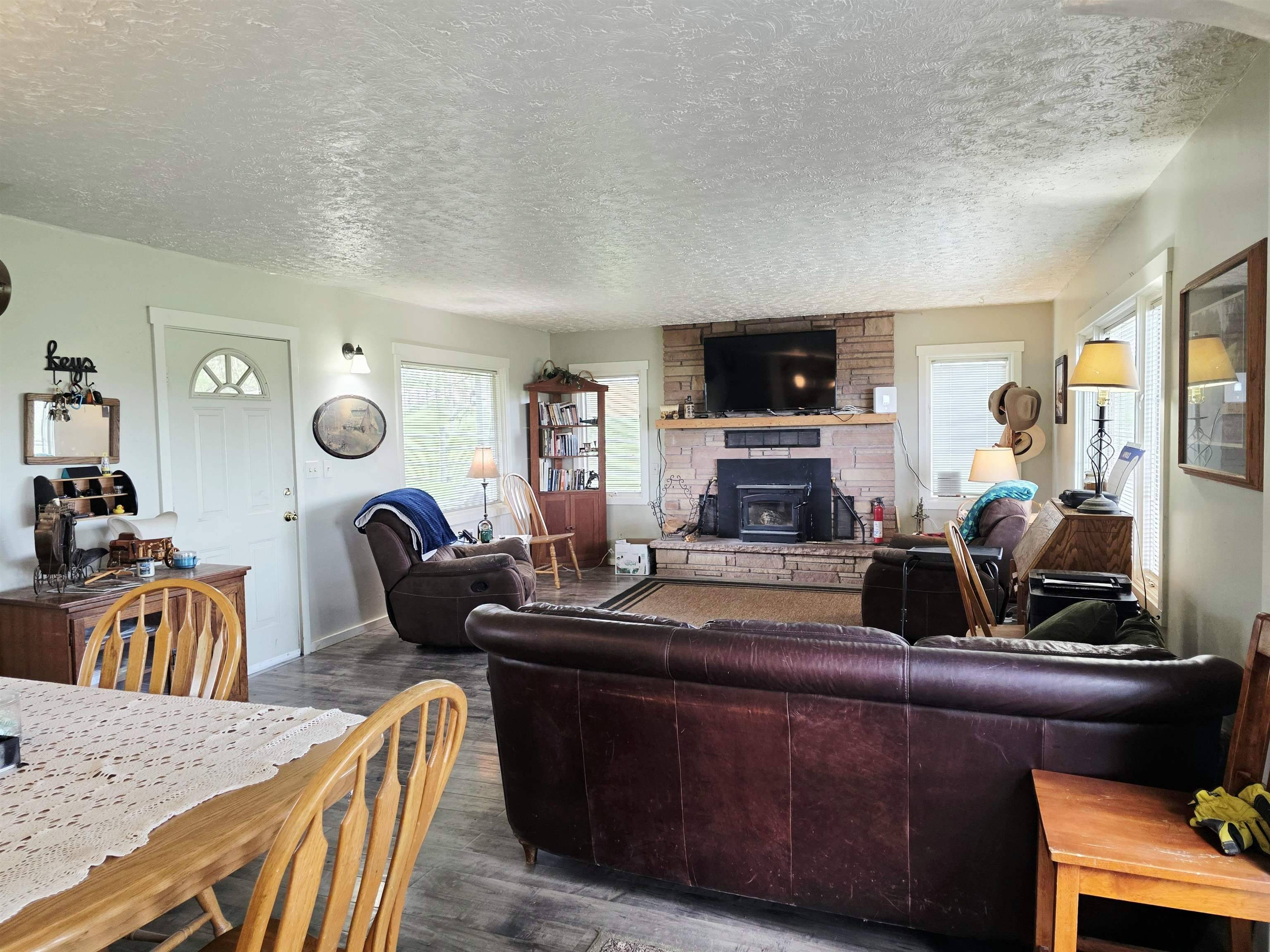 28628 N Dunn Rd, Chattaroy, WA 99003