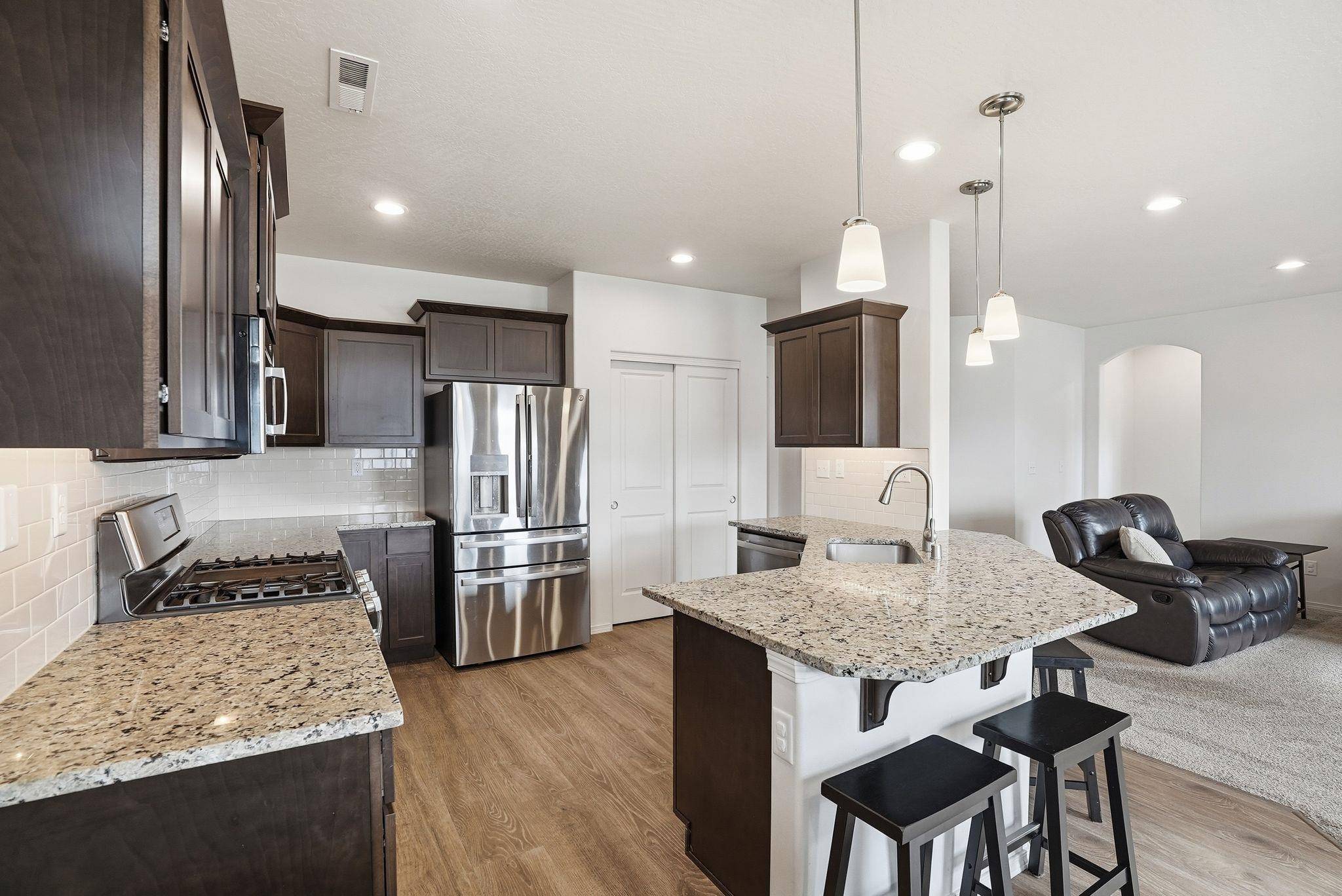 1562 E B St, Deer Park, WA 99006