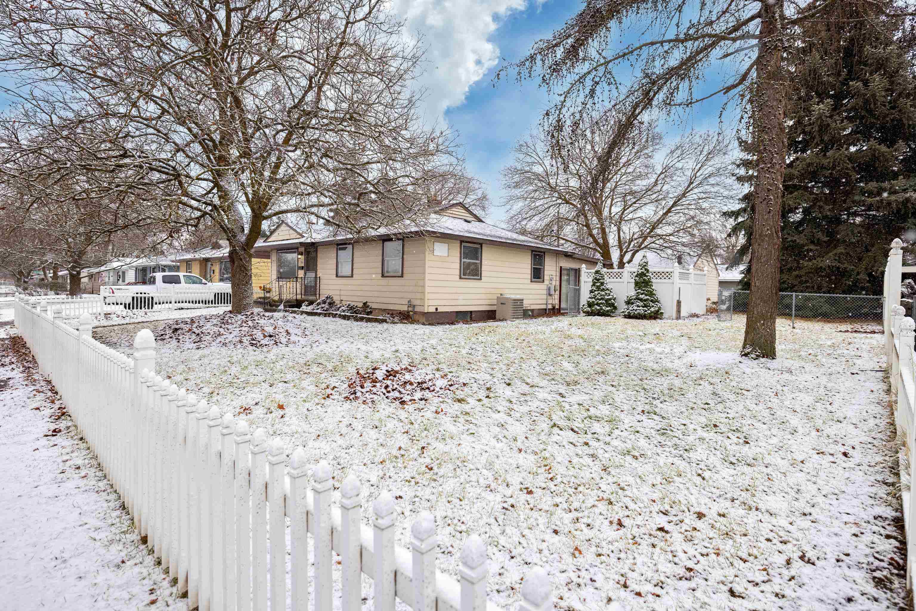 708 E Decatur Ave, Spokane, WA 99208