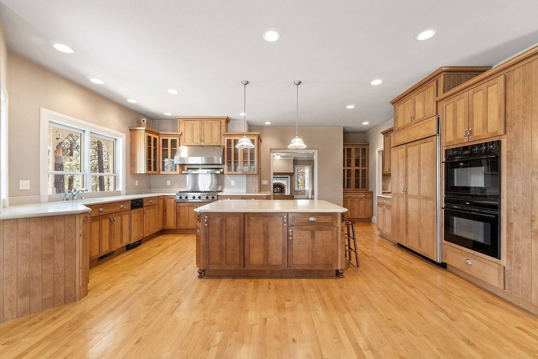 41114 N Madison Rd, Elk, WA 99009