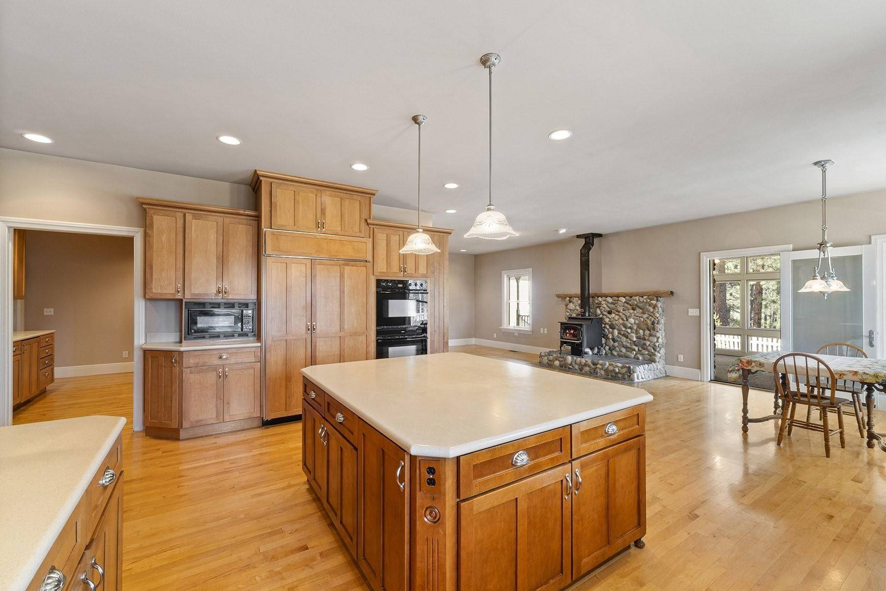 41114 N Madison Rd, Elk, WA 99009