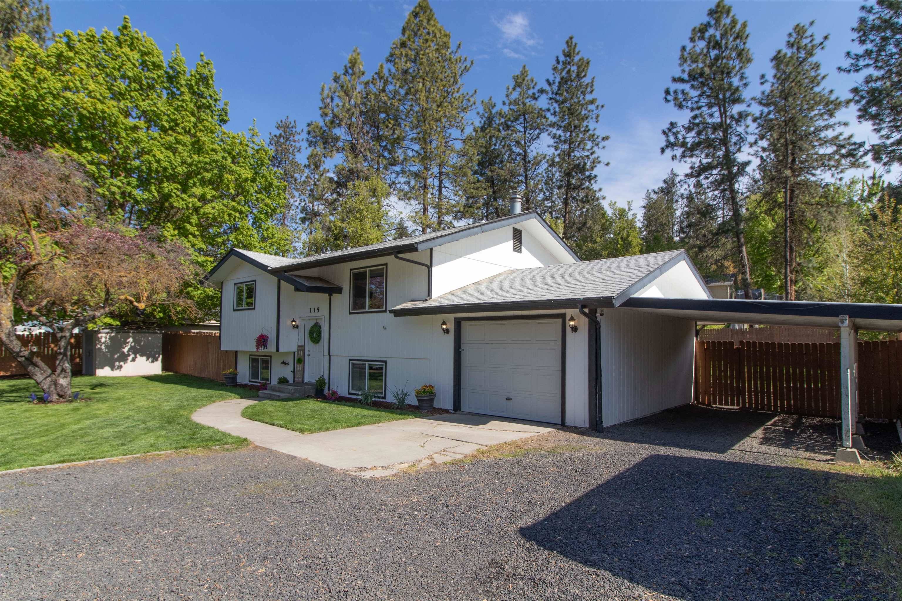 115 E Franklin Dr, Nine Mile Falls, WA 99026