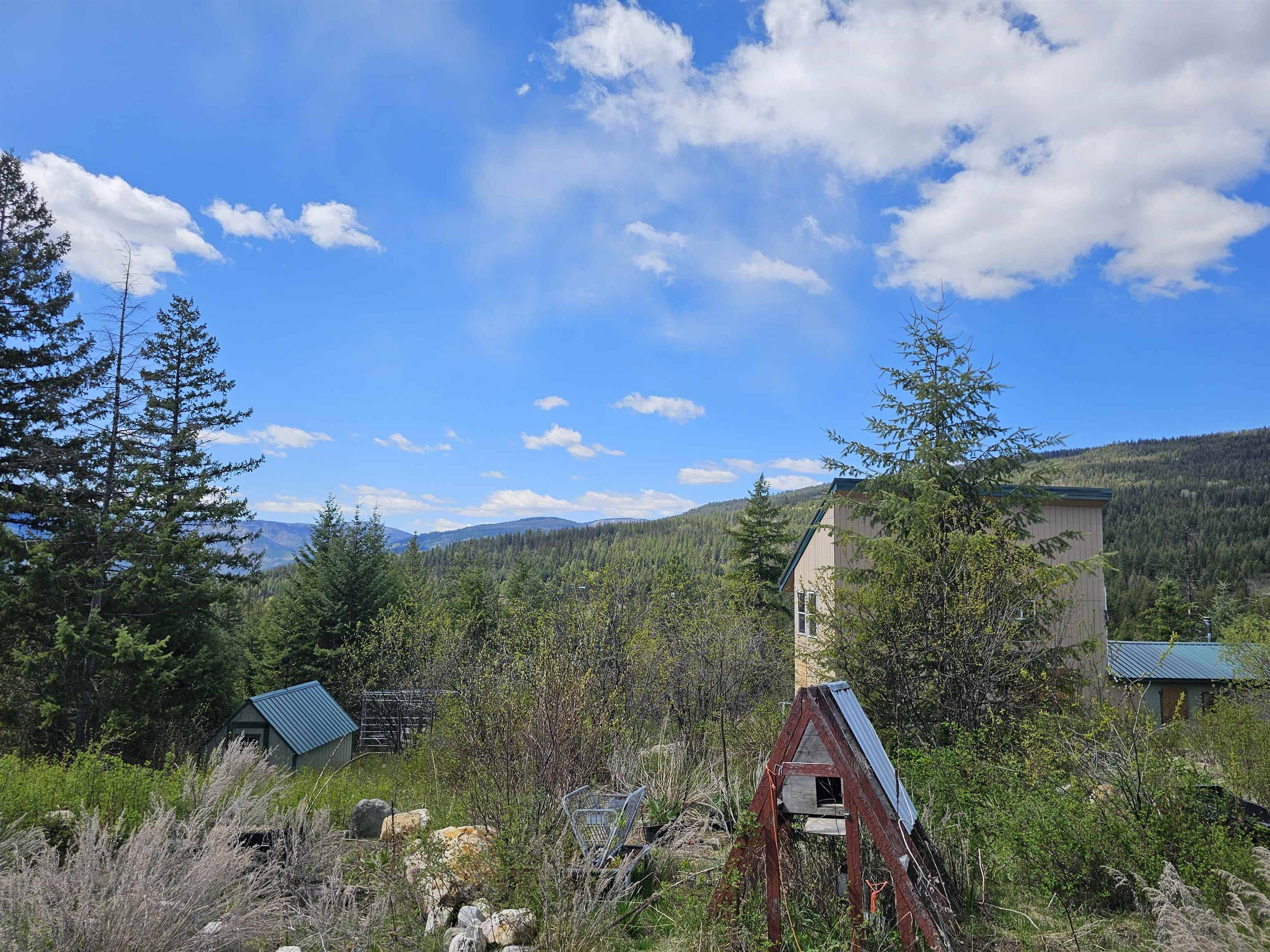 4 Paxson Ln, Kettle Falls, WA 99141