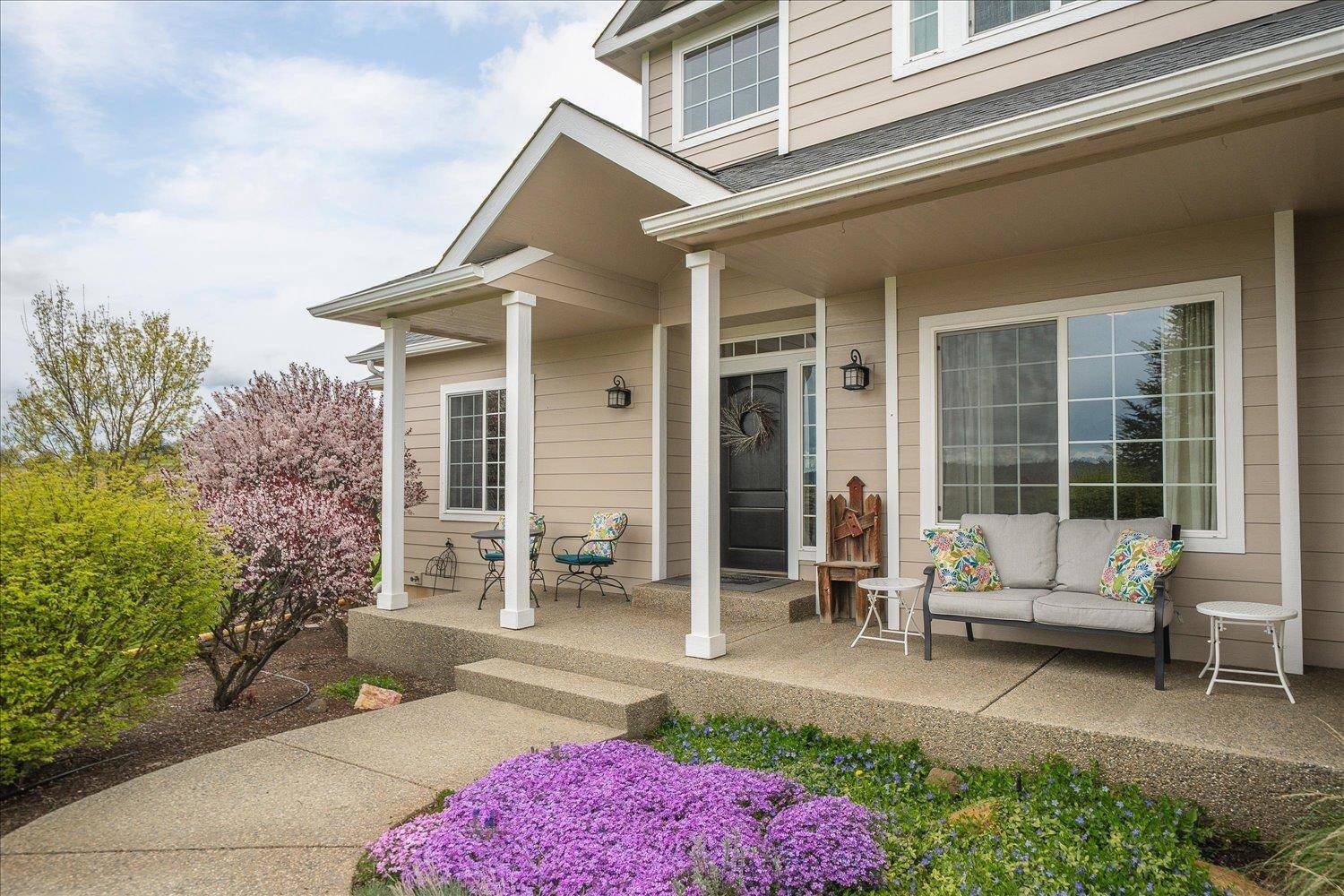 9903 E Peone Landing Ln, Mead, WA 99021