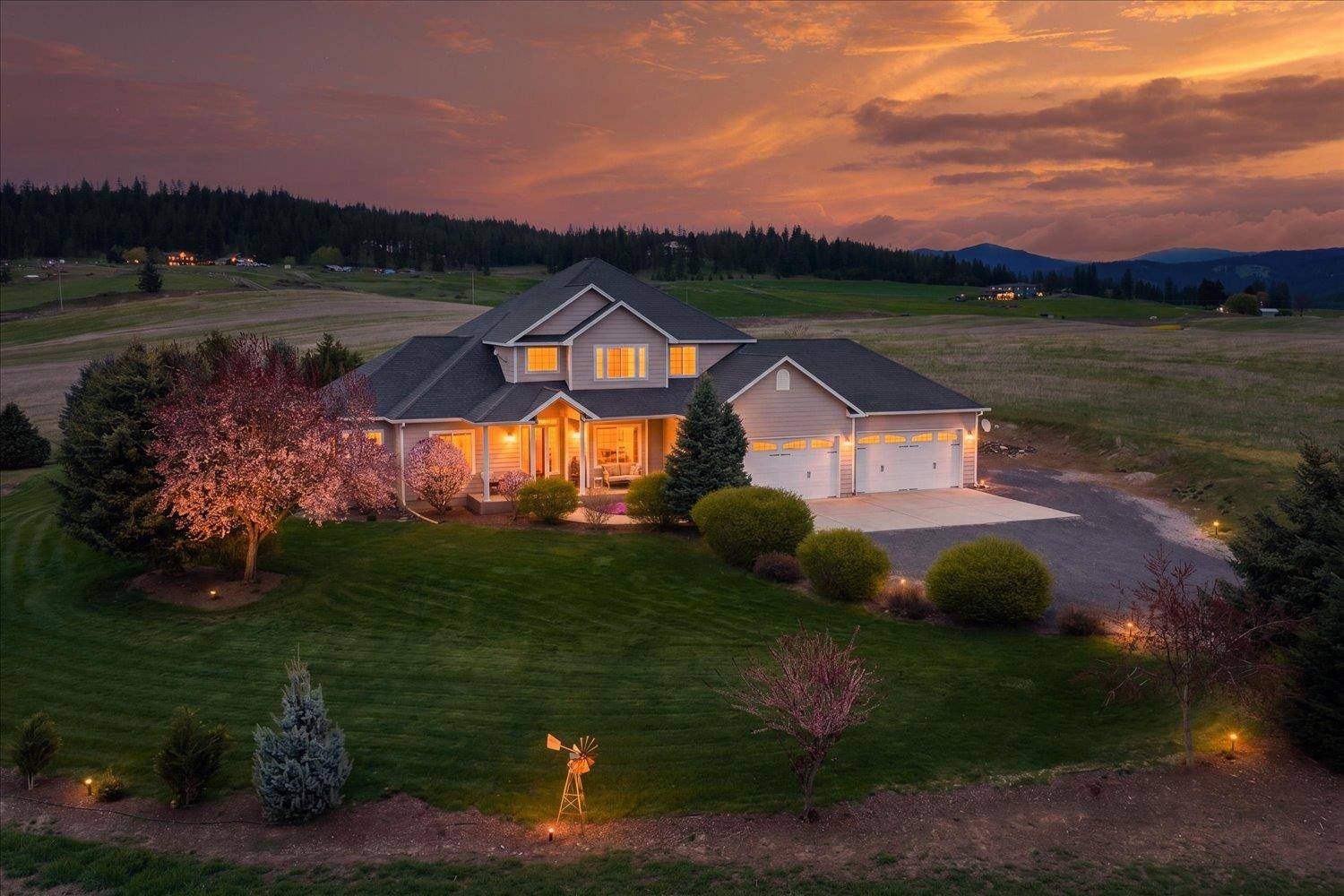 9903 E Peone Landing Ln, Mead, WA 99021
