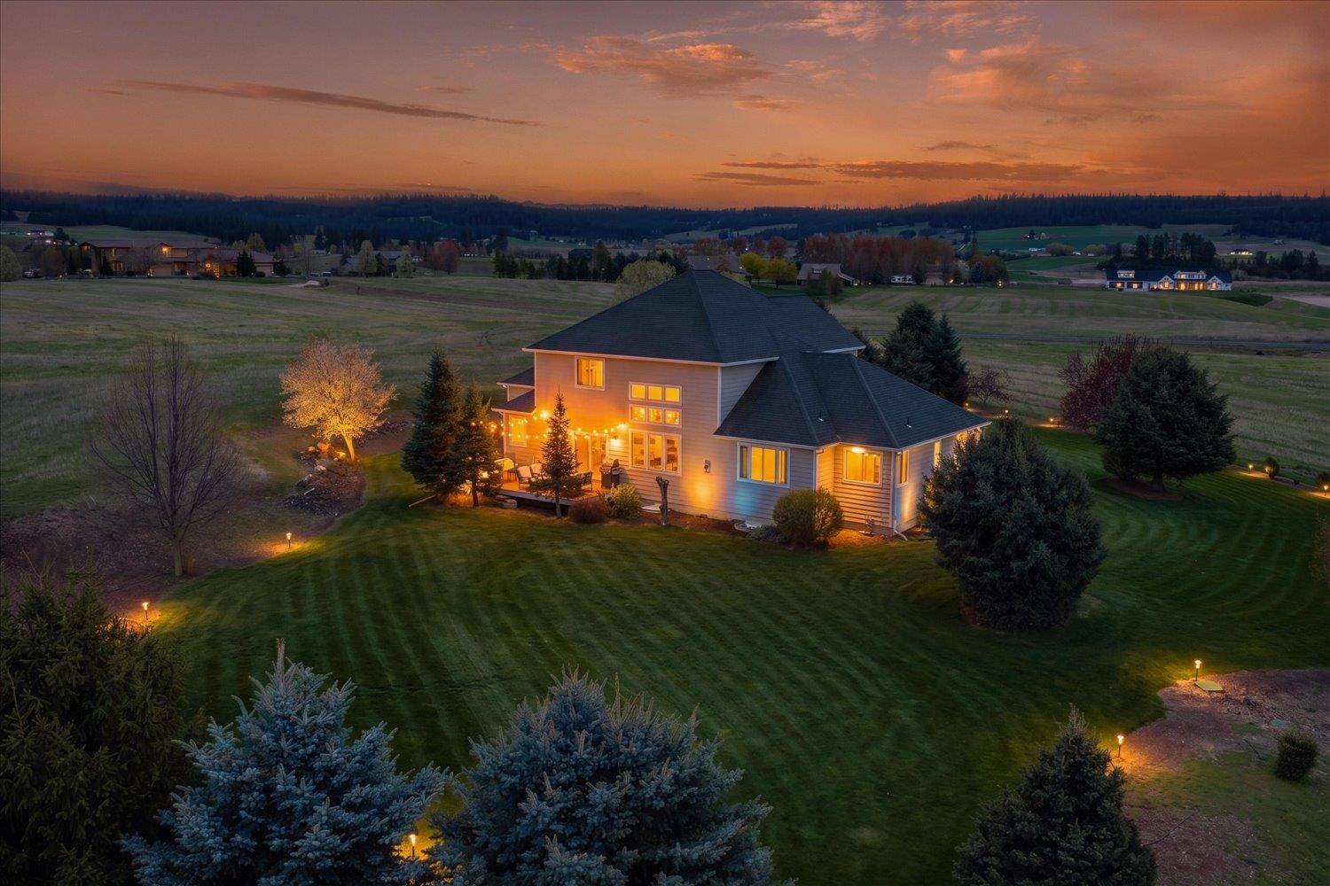 9903 E Peone Landing Ln, Mead, WA 99021