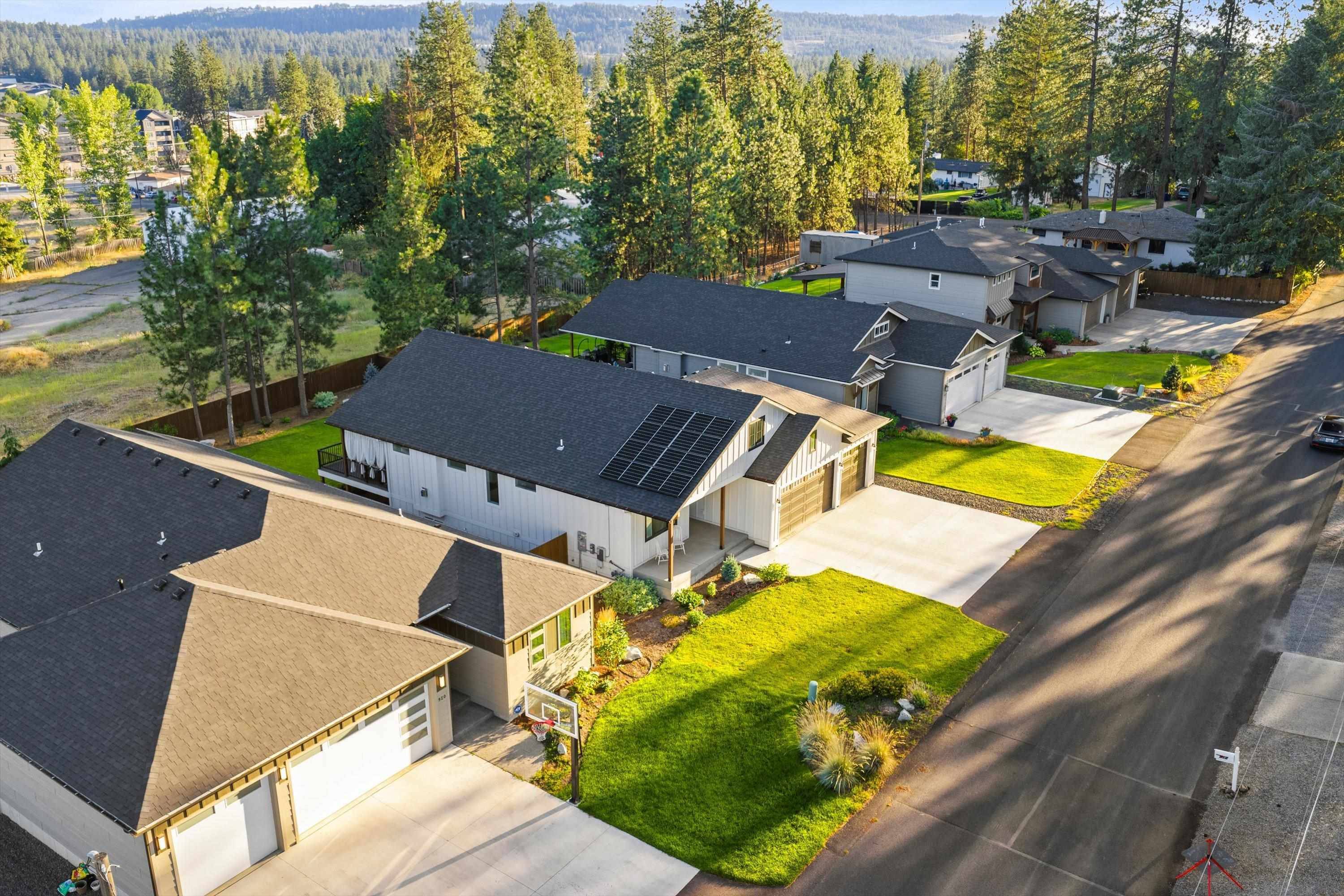 916 E Farwell Rd, Spokane, WA 99208
