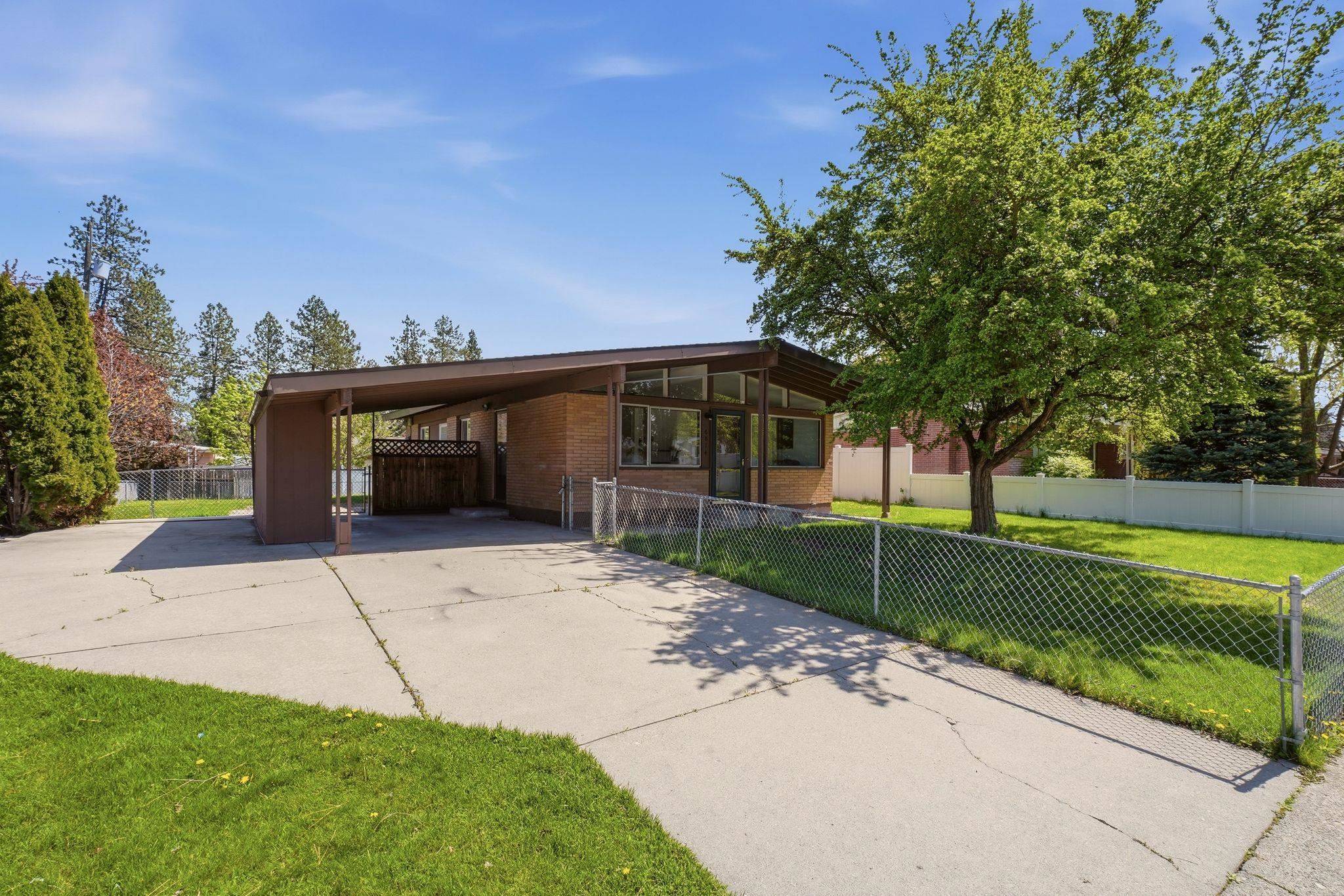 6814 N Post St, Spokane, WA 99208