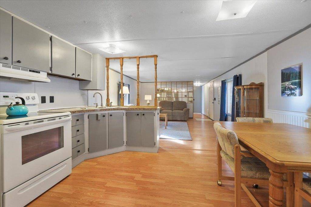24807 E Trent Ave #13, Newman Lake, WA 99025