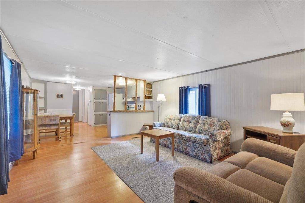 24807 E Trent Ave #13, Newman Lake, WA 99025
