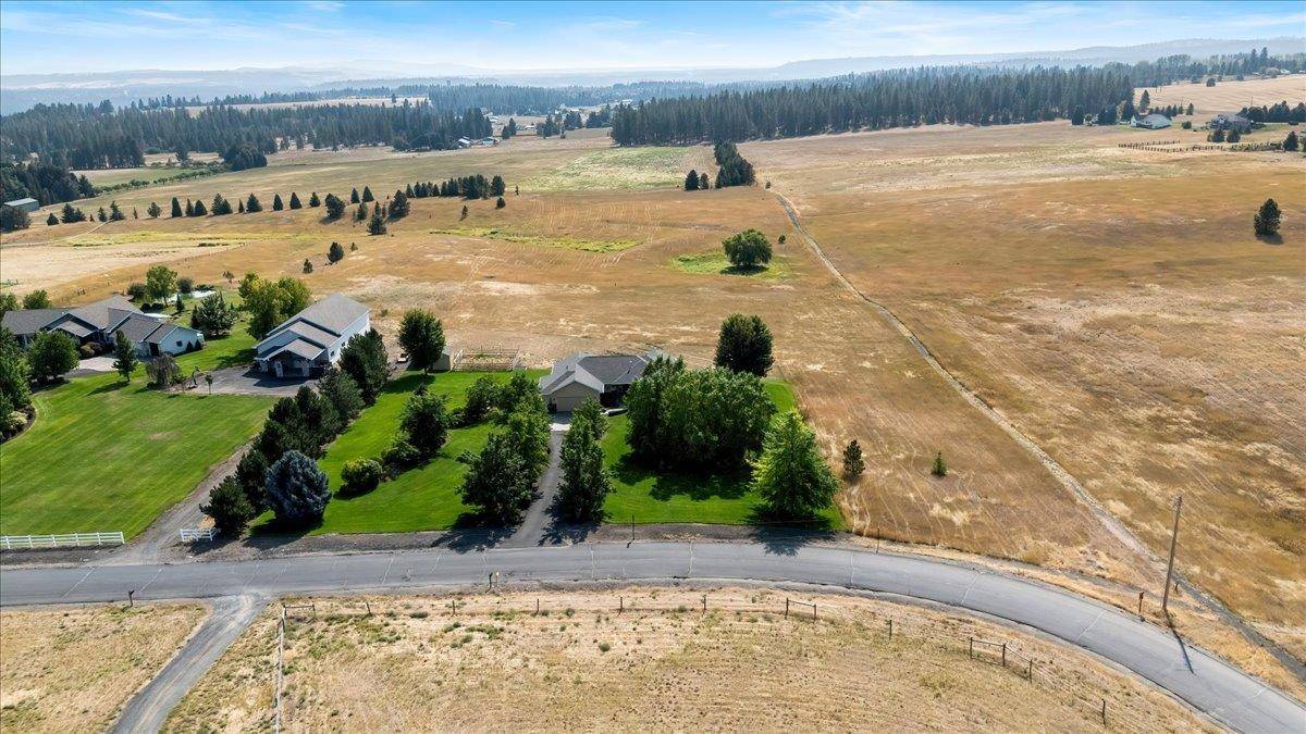 304 E Burk Rd, Colbert, WA 99005